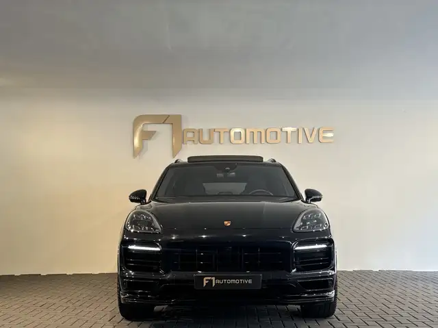Porsche Cayenne view 2
