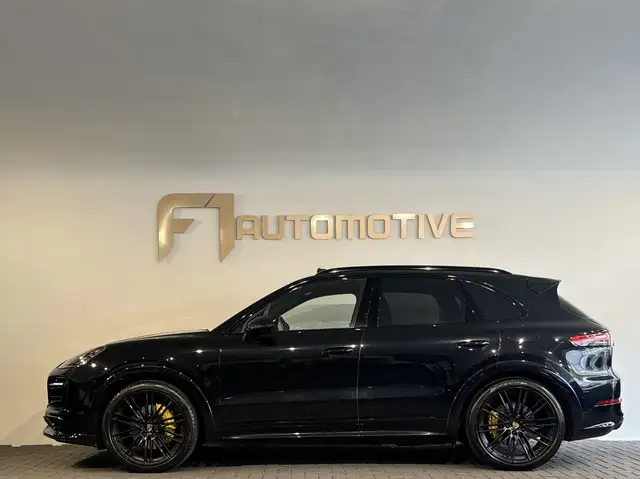 Porsche Cayenne view 7