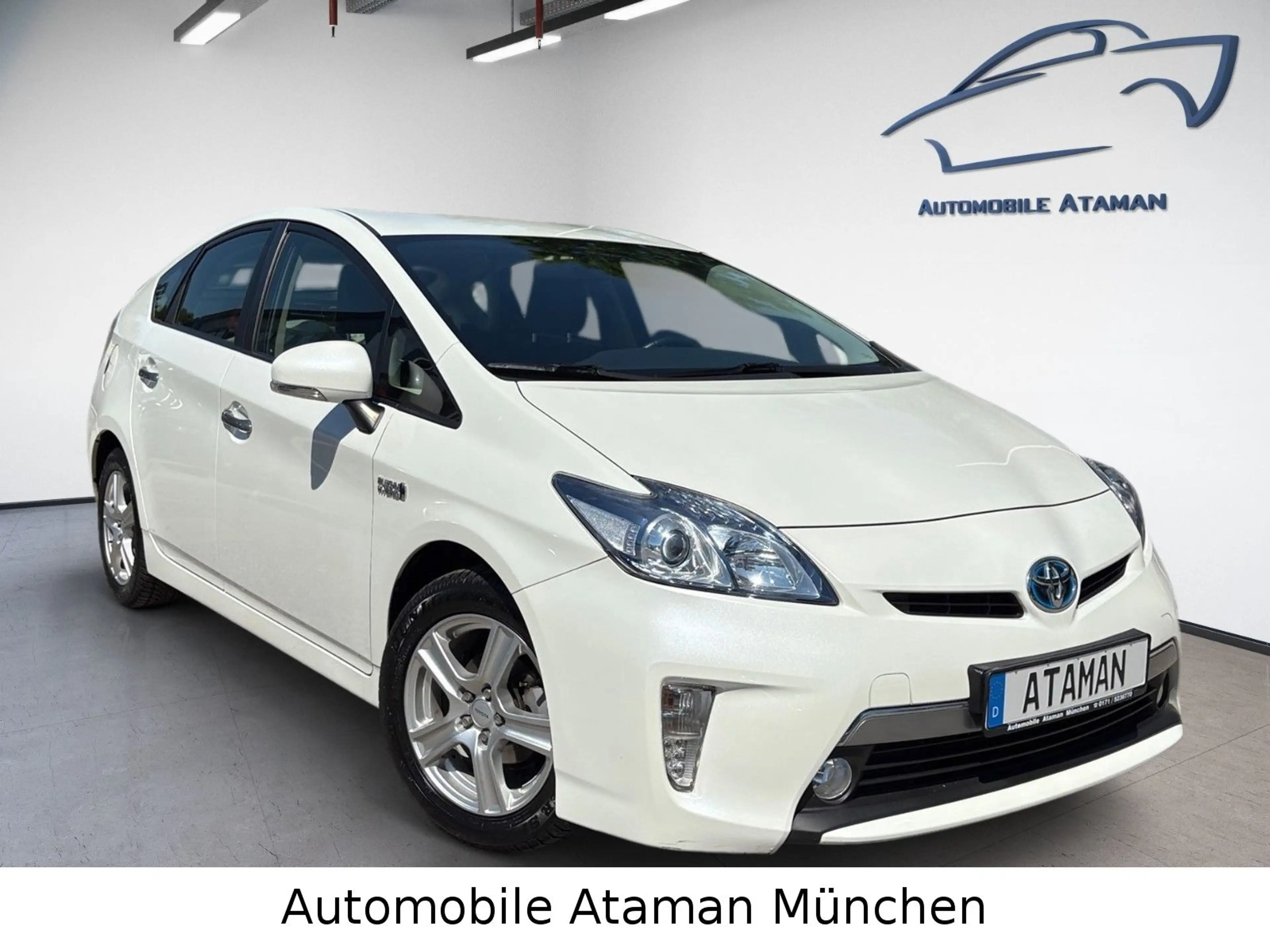Toyota Prius 1.8 Plug-in Hybrid Life Aut. / 1.Hand — photo 3