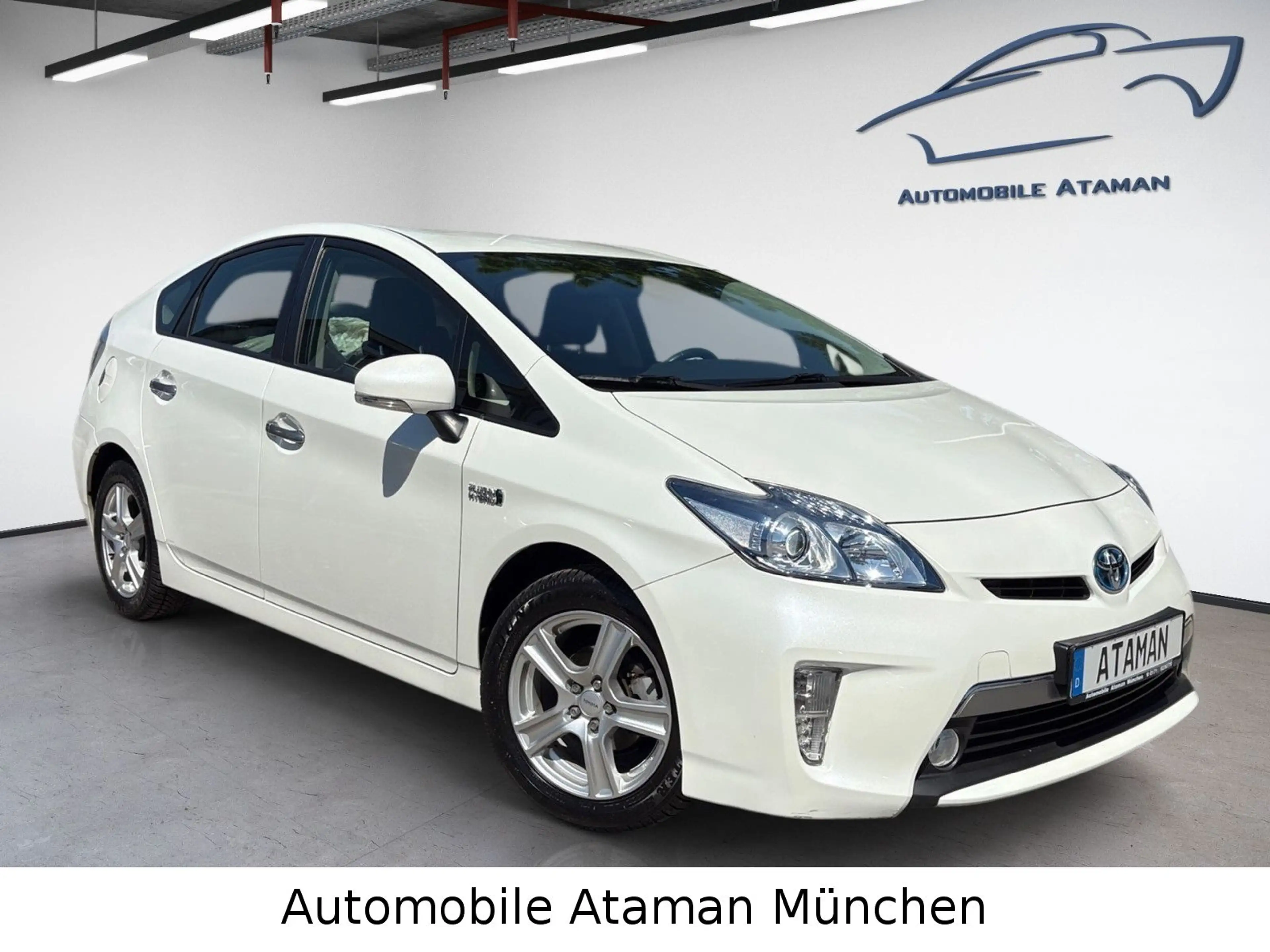 Toyota Prius 1.8 Plug-in Hybrid Life Aut. / 1.Hand — photo 4