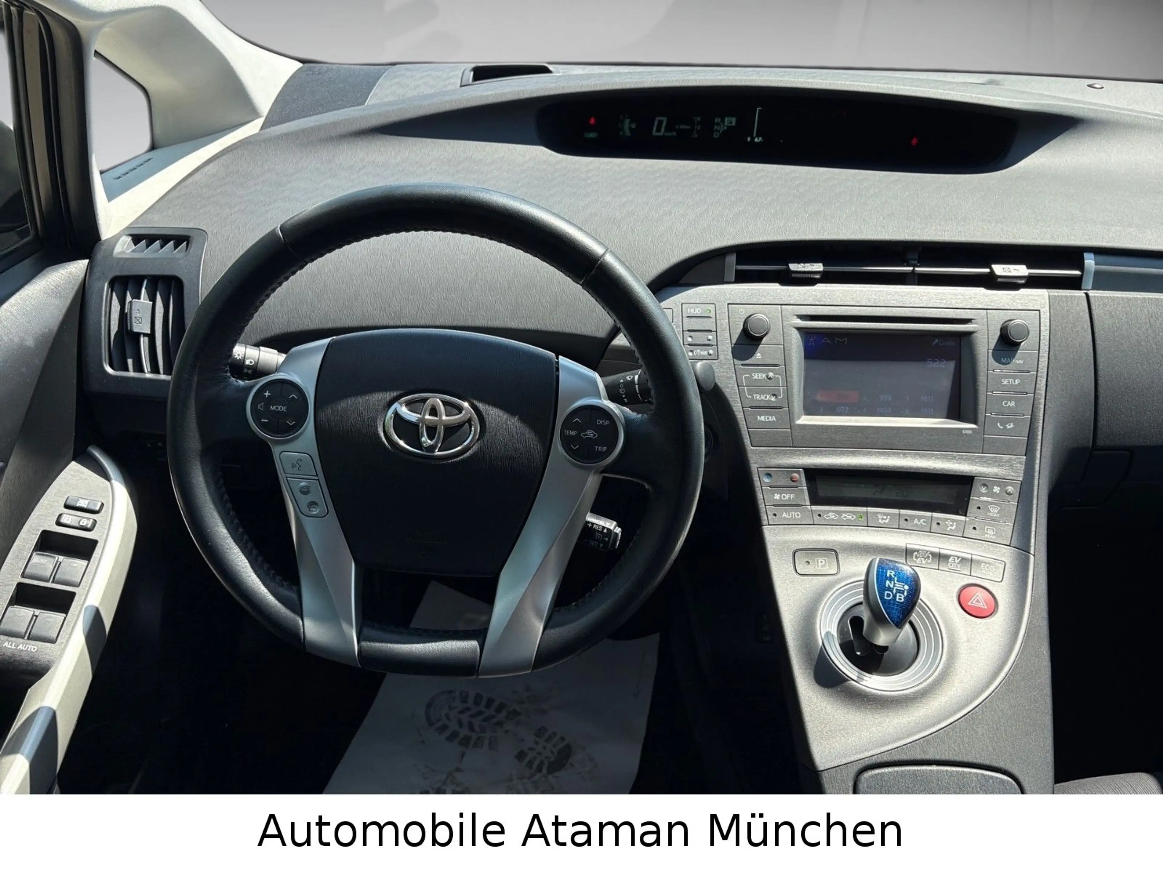 Toyota Prius 1.8 Plug-in Hybrid Life Aut. / 1.Hand — photo 12