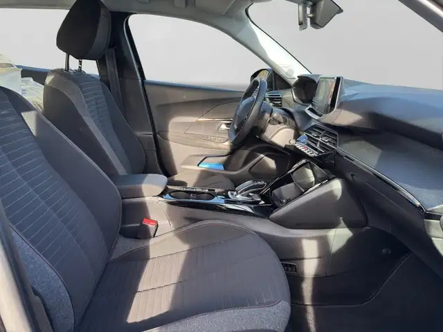 Peugeot E-2008 view 9