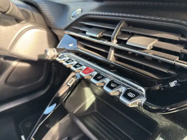 Peugeot E-2008 view 14