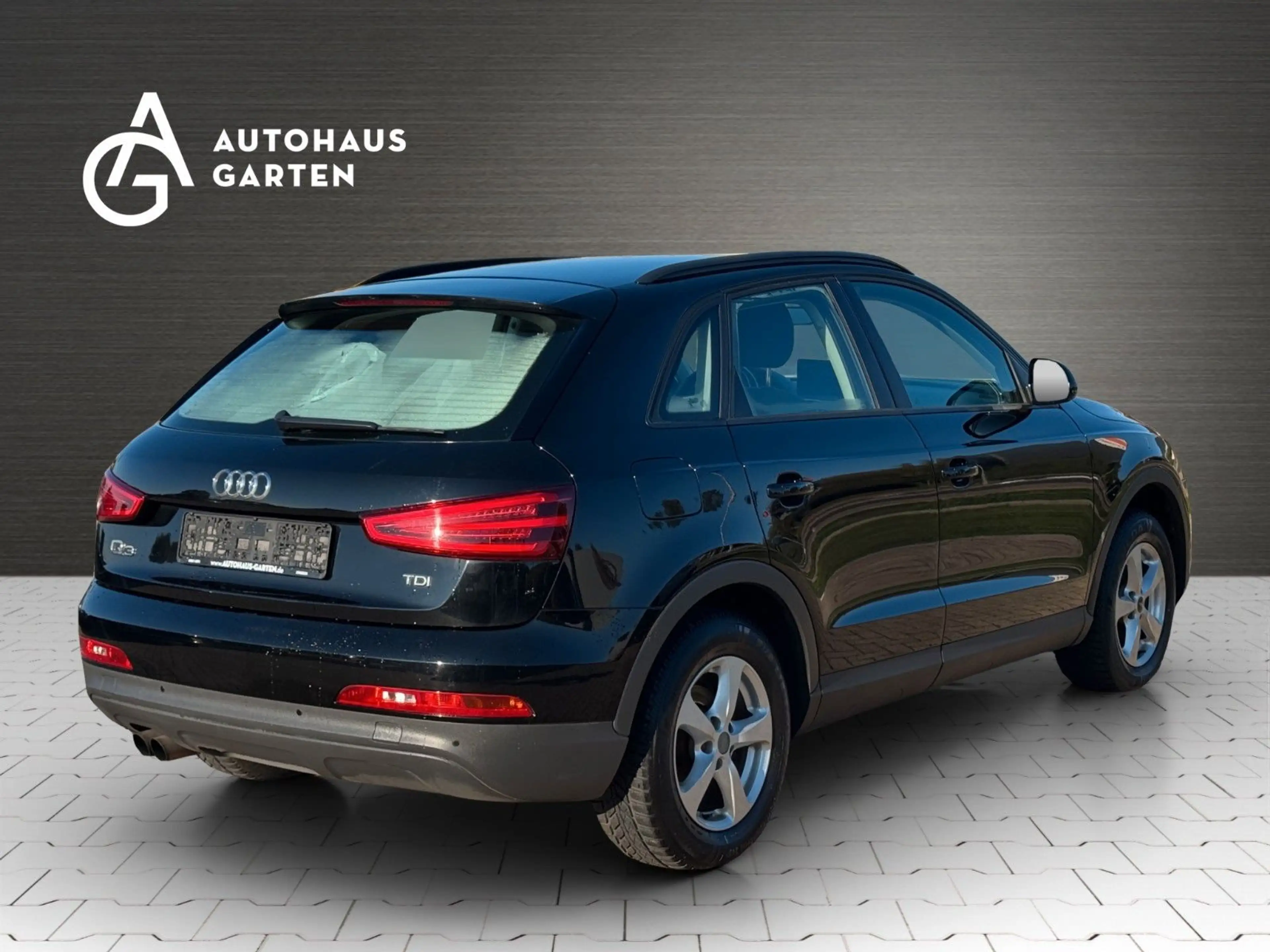 Audi Q3 2.0 TDI Xenon Navi SHZ PDC AHK — photo 7