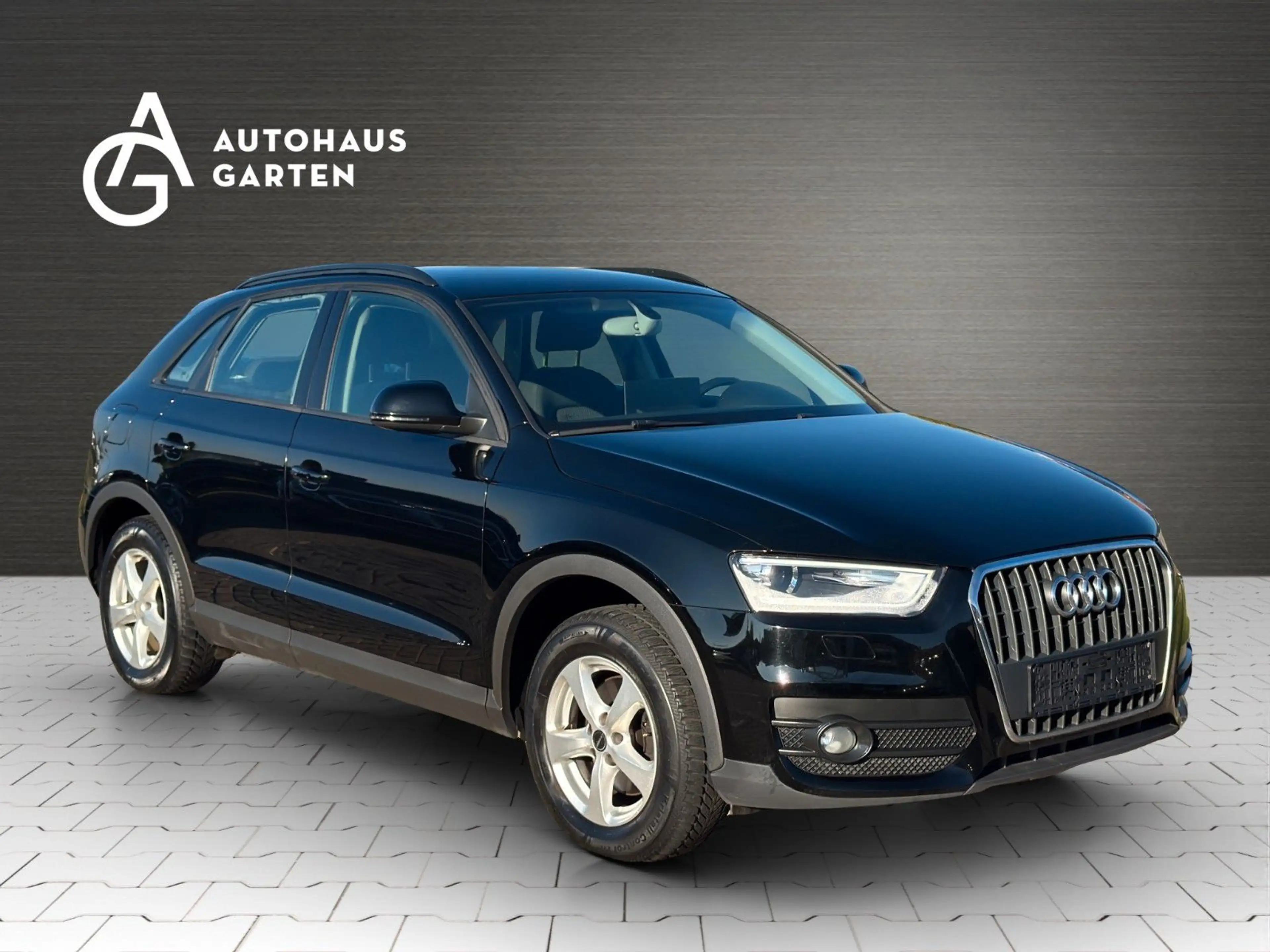 Audi Q3 2.0 TDI Xenon Navi SHZ PDC AHK — photo 9