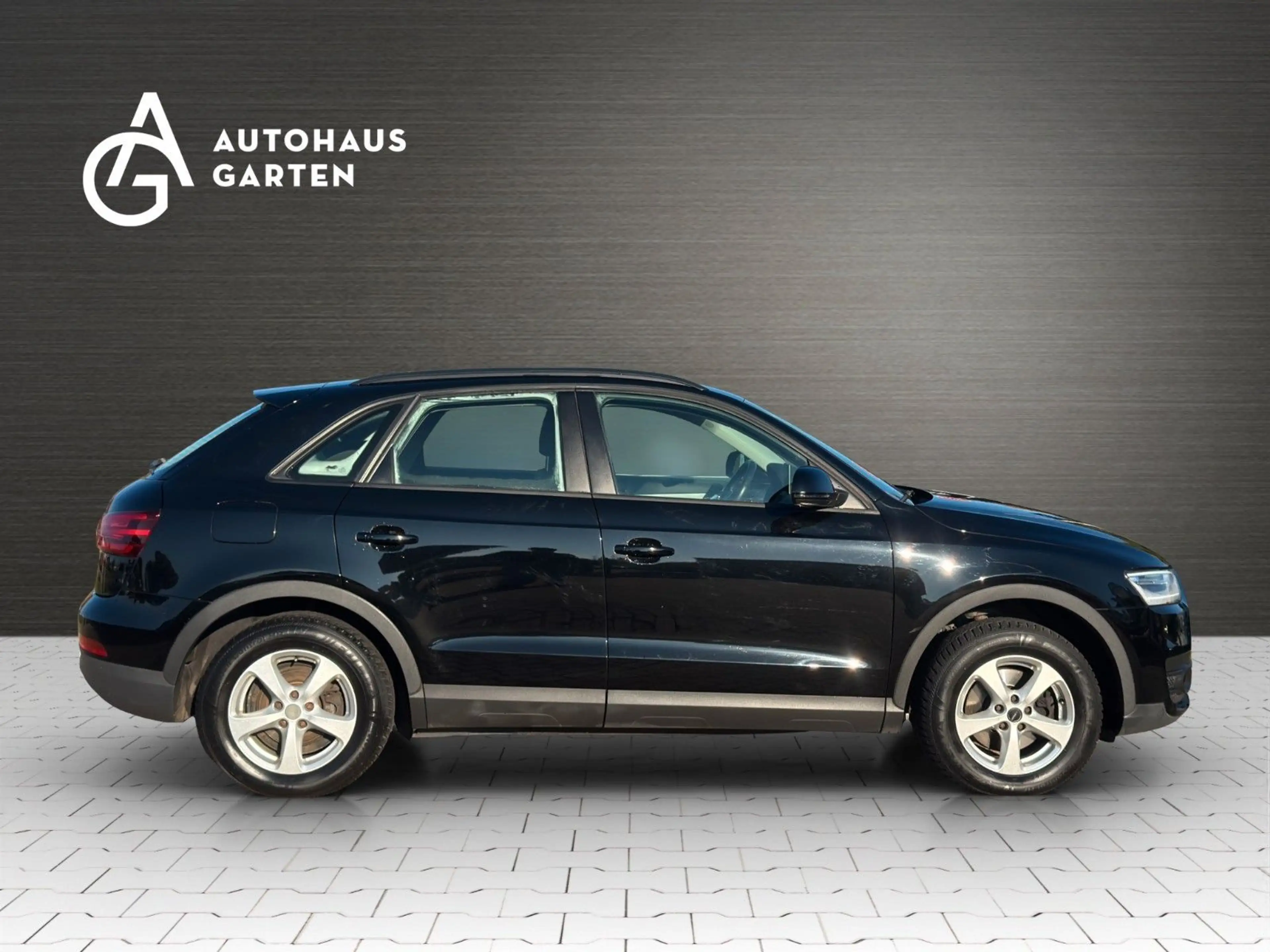 Audi Q3 2.0 TDI Xenon Navi SHZ PDC AHK — photo 8