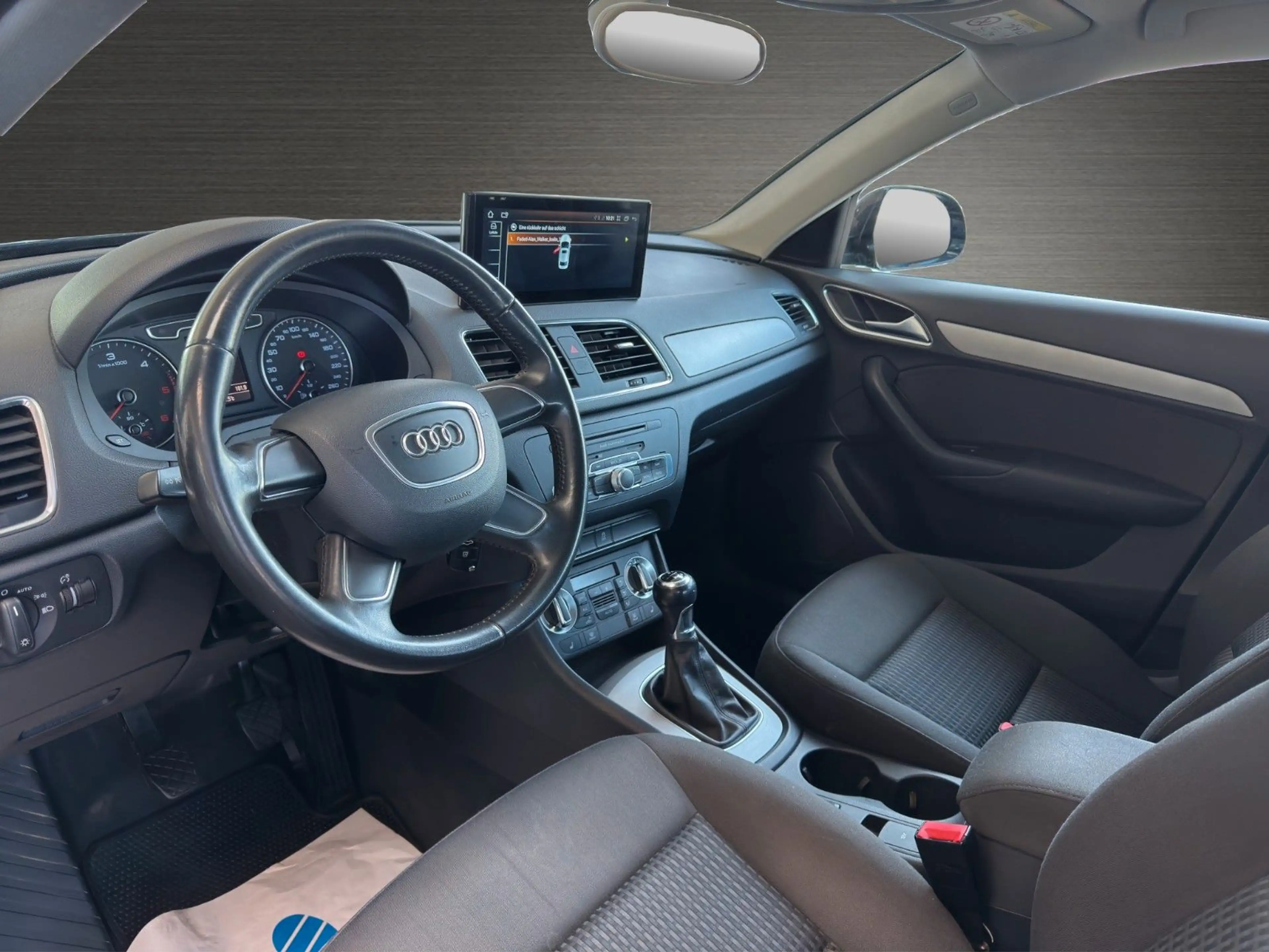 Audi Q3 2.0 TDI Xenon Navi SHZ PDC AHK — photo 11