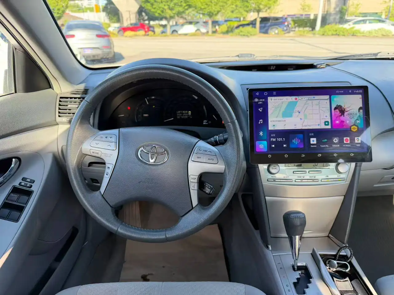 Toyota Camry снимка Toyota Camry