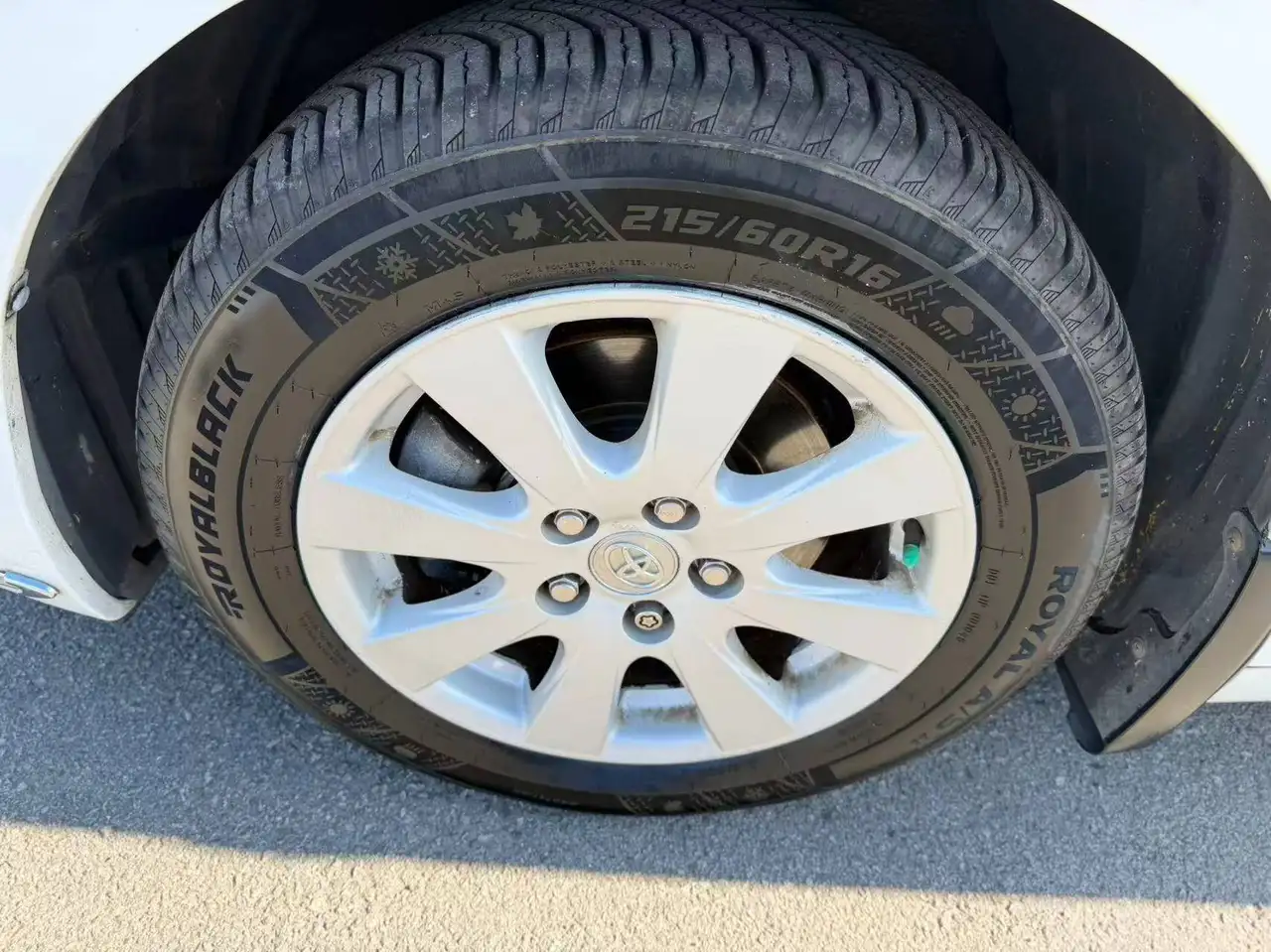 Toyota Camry снимка Toyota Camry