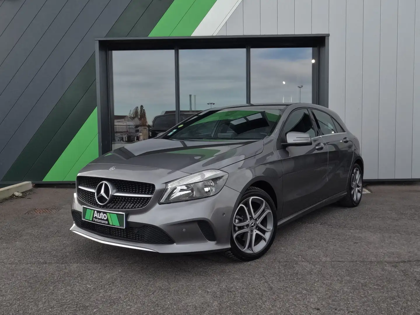 Mercedes-Benz A 180 180 d Inspiration Grijs - 1