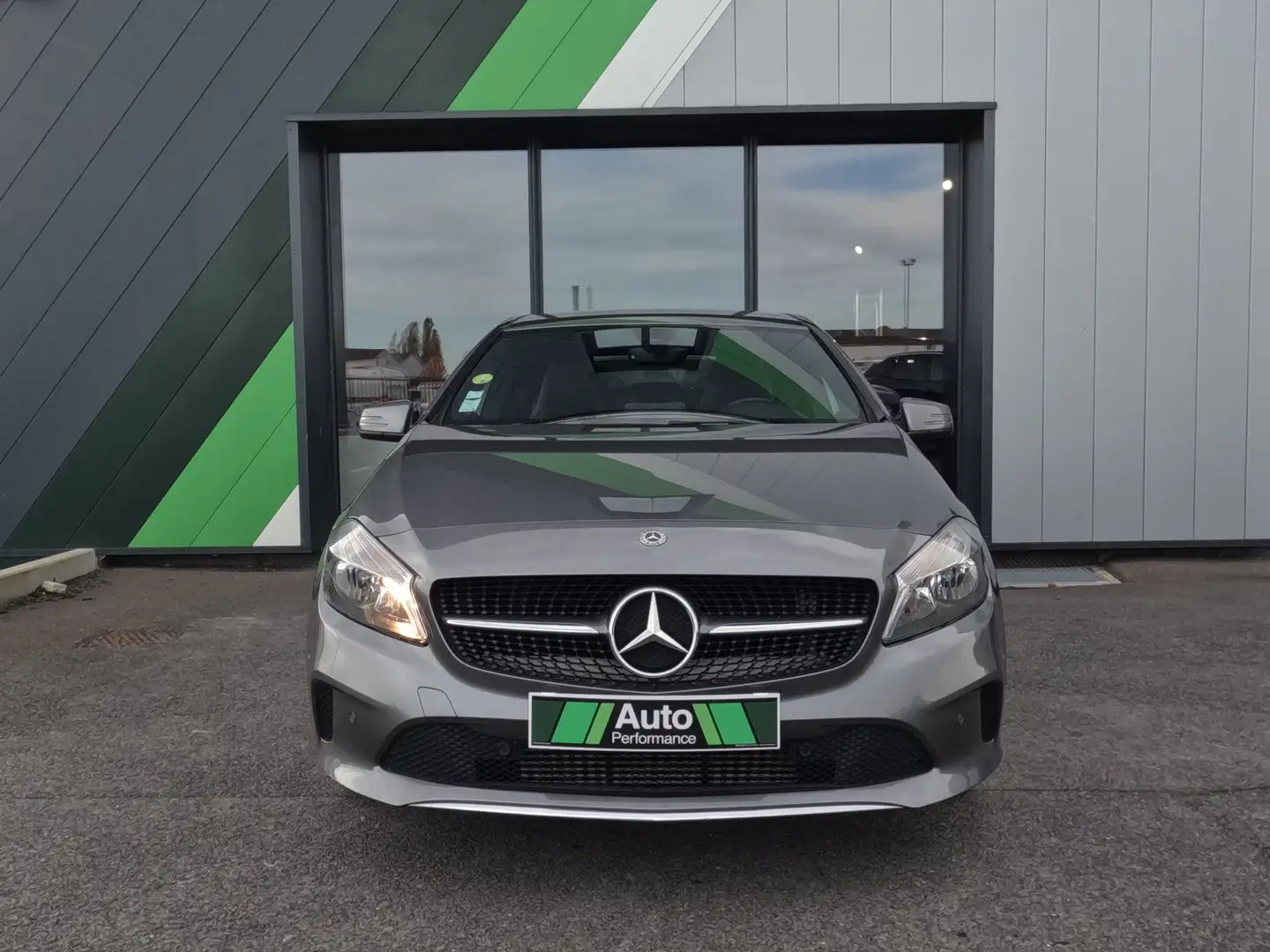 Mercedes-Benz A 180 180 d Inspiration Grijs - 2