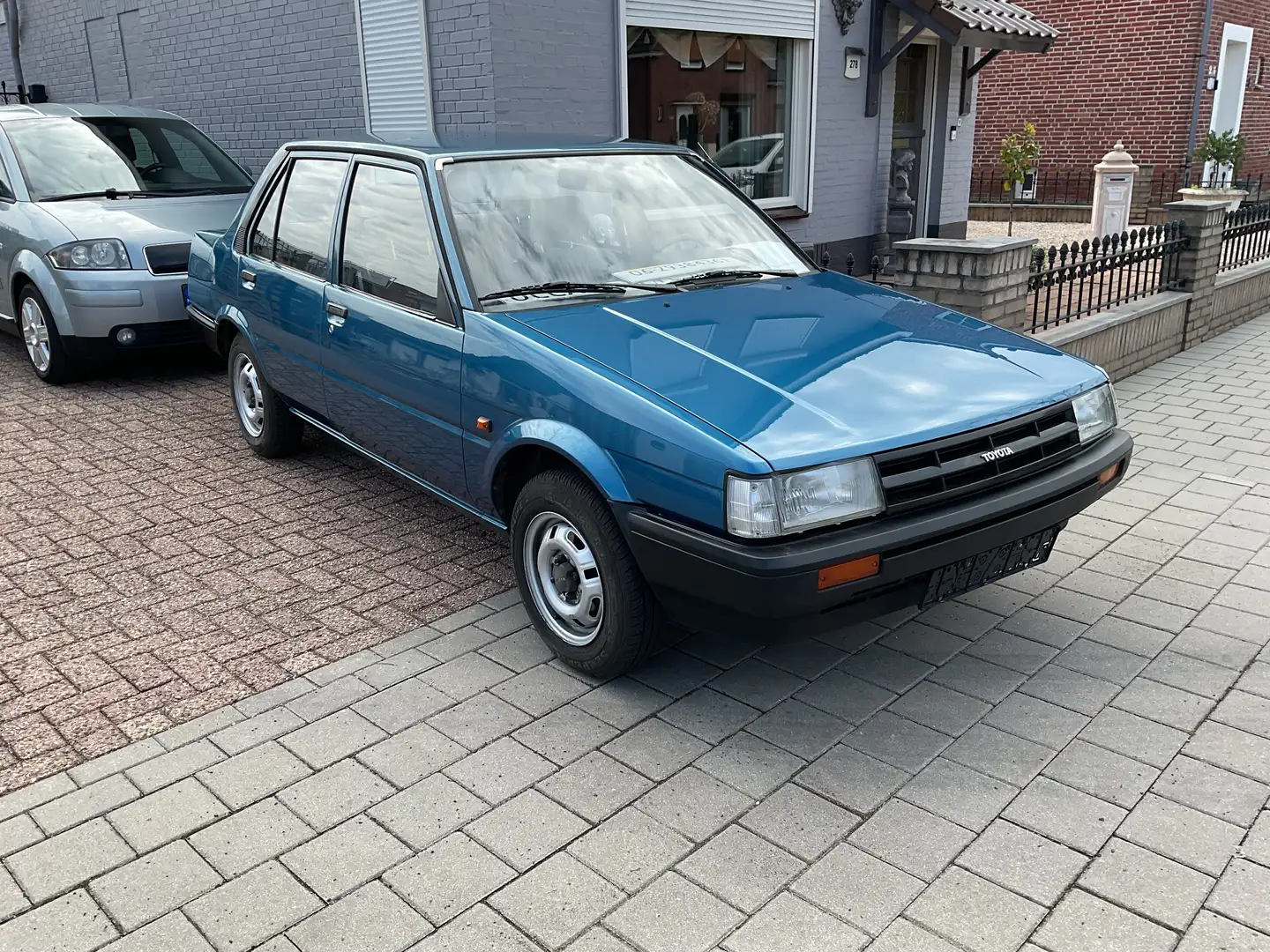 Toyota Corolla 12 V DX - 1
