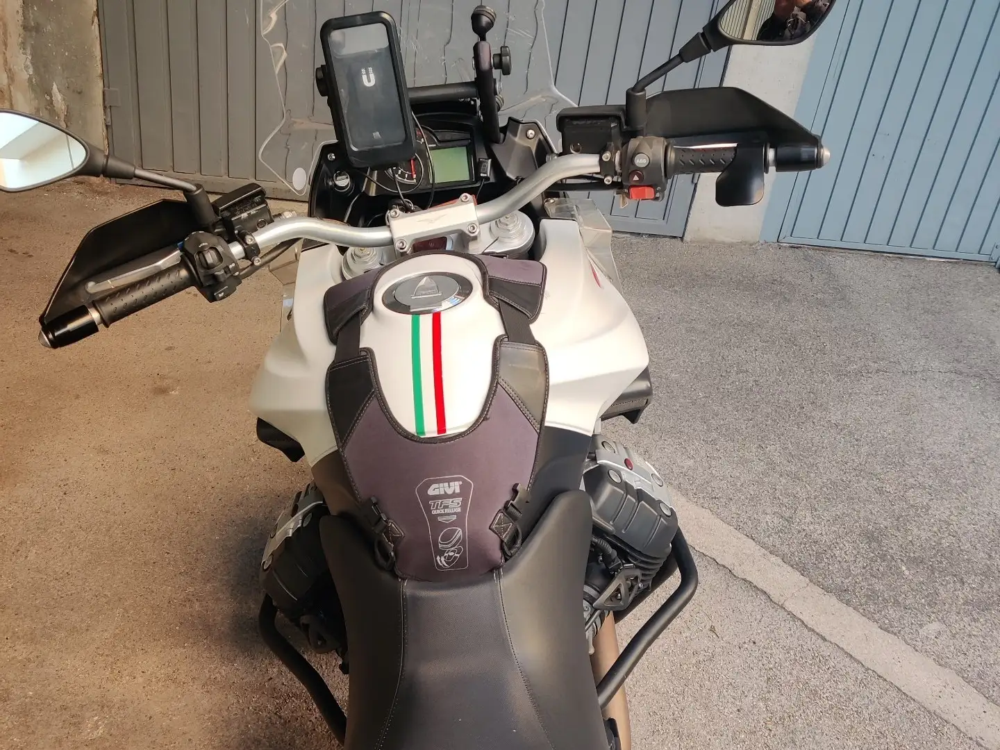 Moto Guzzi Stelvio 1200 NTX Wit - 1