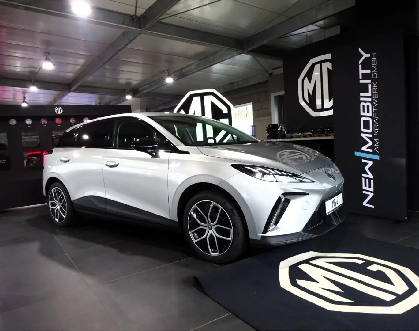 MG MG4 Standard Range Luxury Sondermodell (49 kWh)*Privat Silber - 1