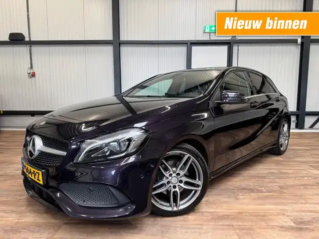 Mercedes-Benz 180 Prestige / AMG-LINE  / AUTOMAAT / NAVI / HALF