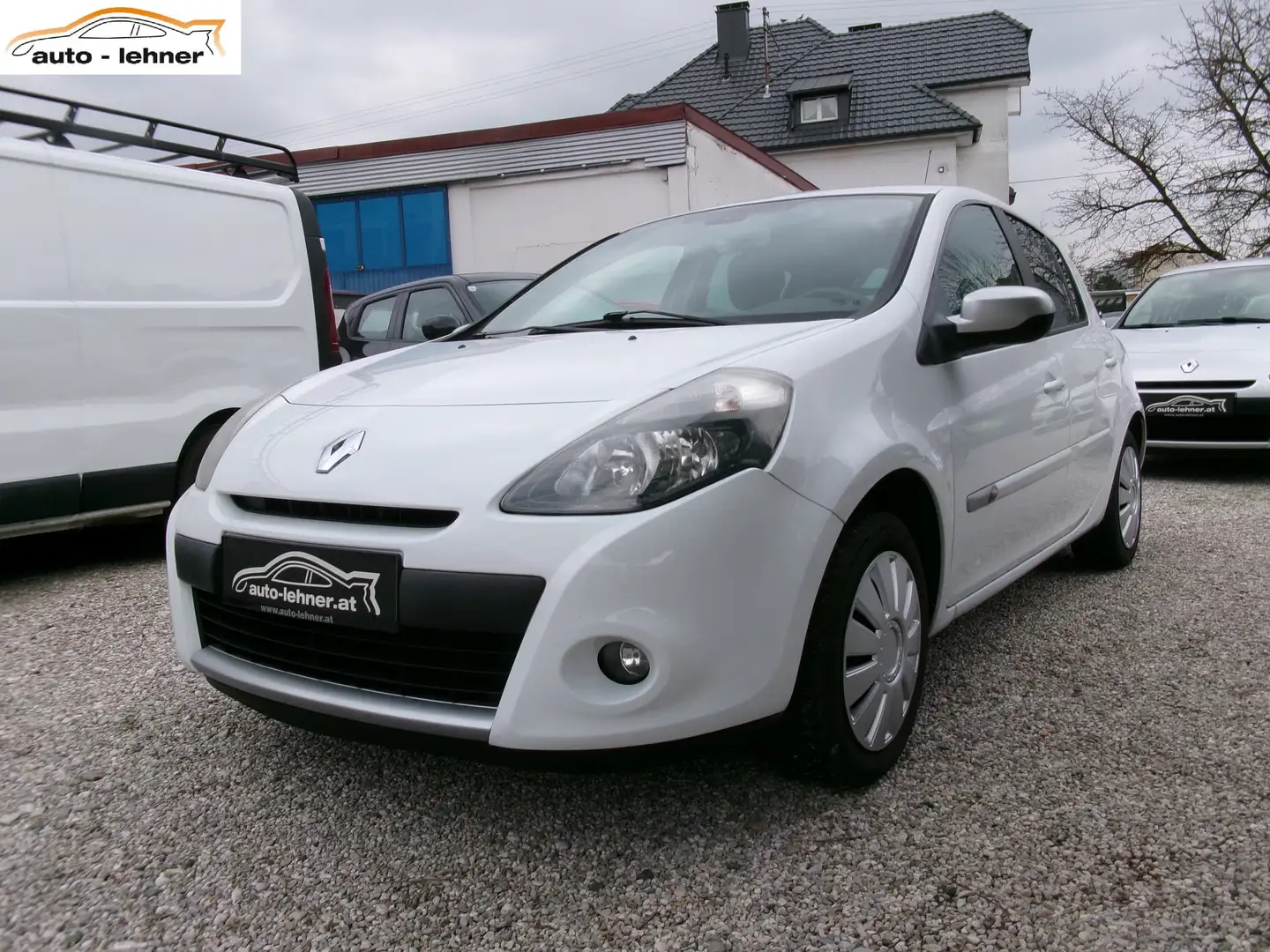 Renault Clio Success 1,2 16V 75 Weiß - 1