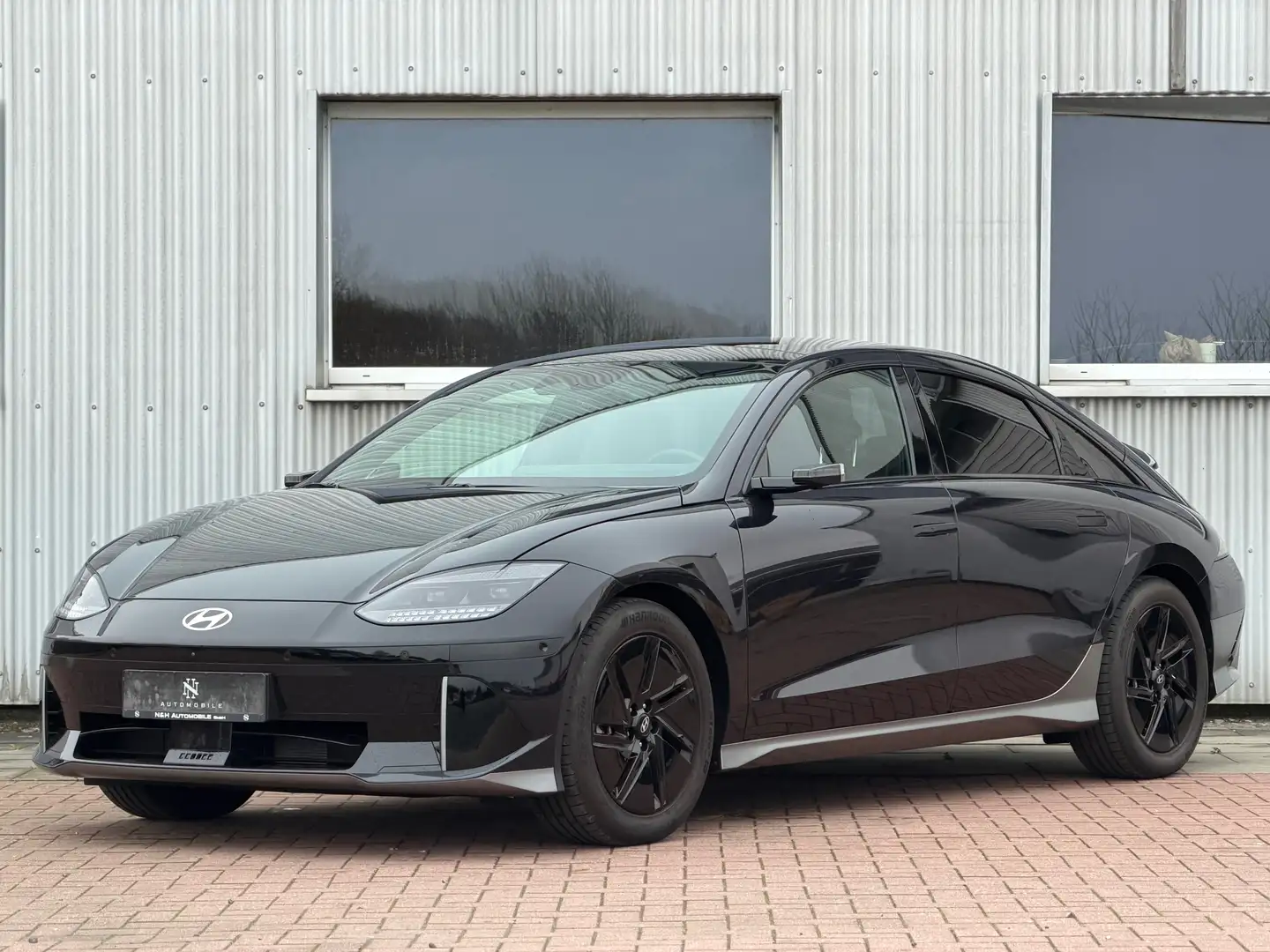 Hyundai IONIQ 6 Uniq Elektro Bose Panorama Schwarz - 2