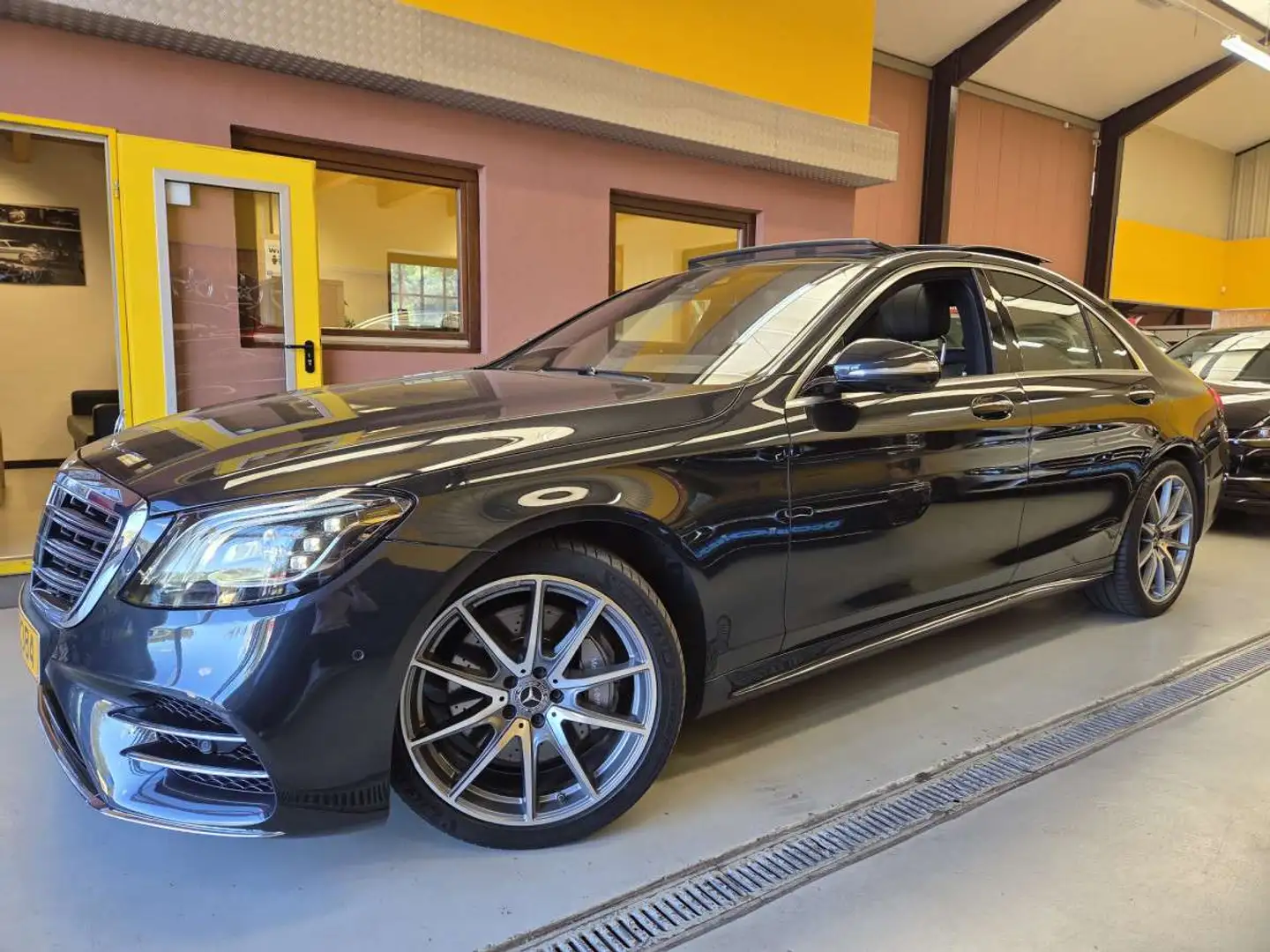 Mercedes-Benz S 450 4MATIC SEDAN AMG LINE 367CV ESSENCE Чорний - 2