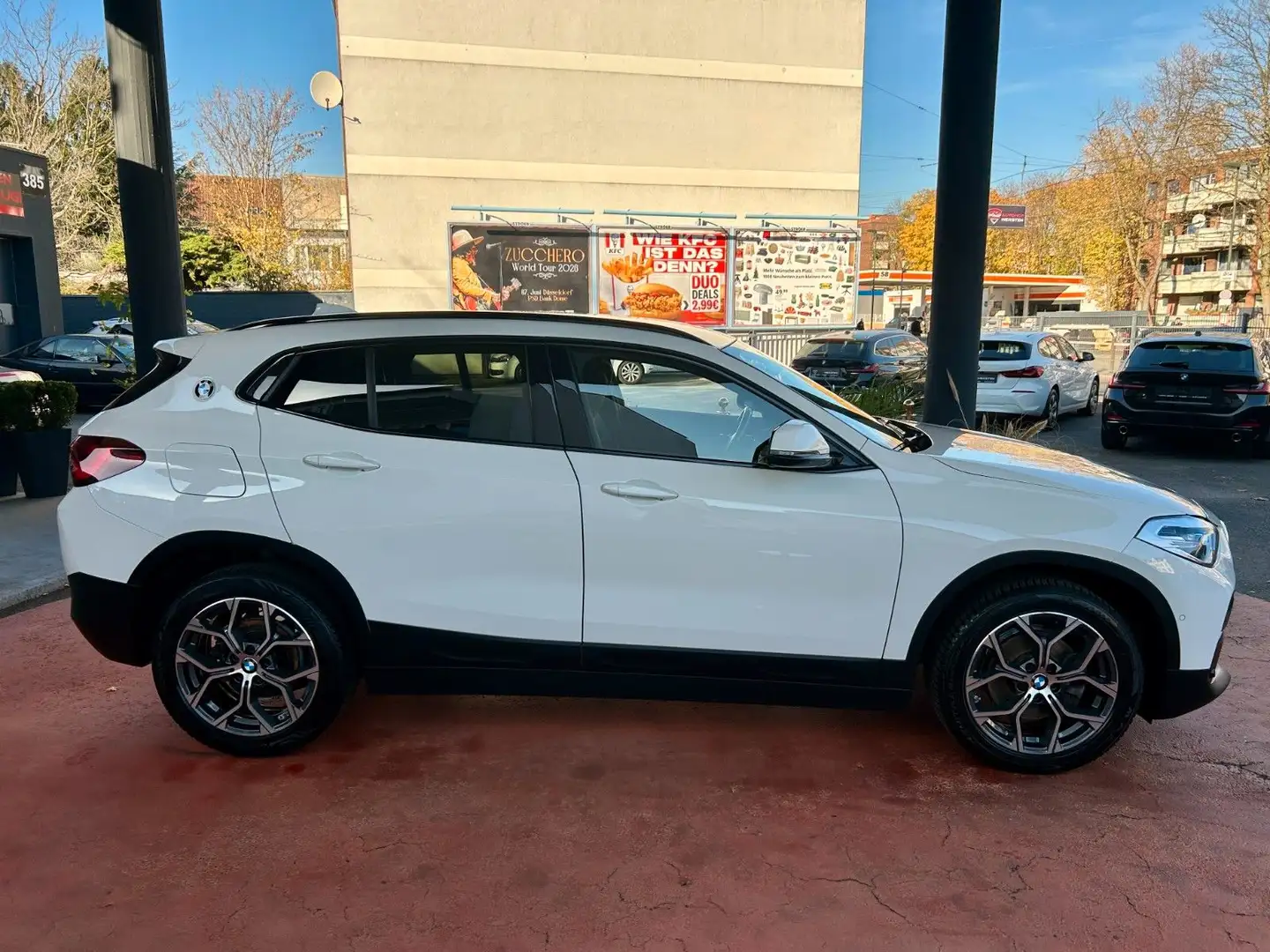 BMW X2 sDrive 18i Business-Paket Advantage Plus Weiß - 2