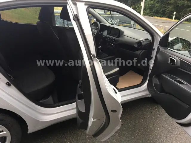Hyundai I10 view 9
