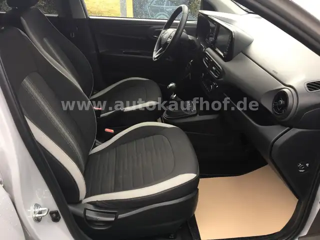 Hyundai I10 view 10