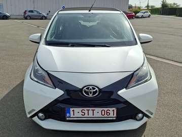 Aygo 1.0i VVT-i x-play and pack x-music M/M