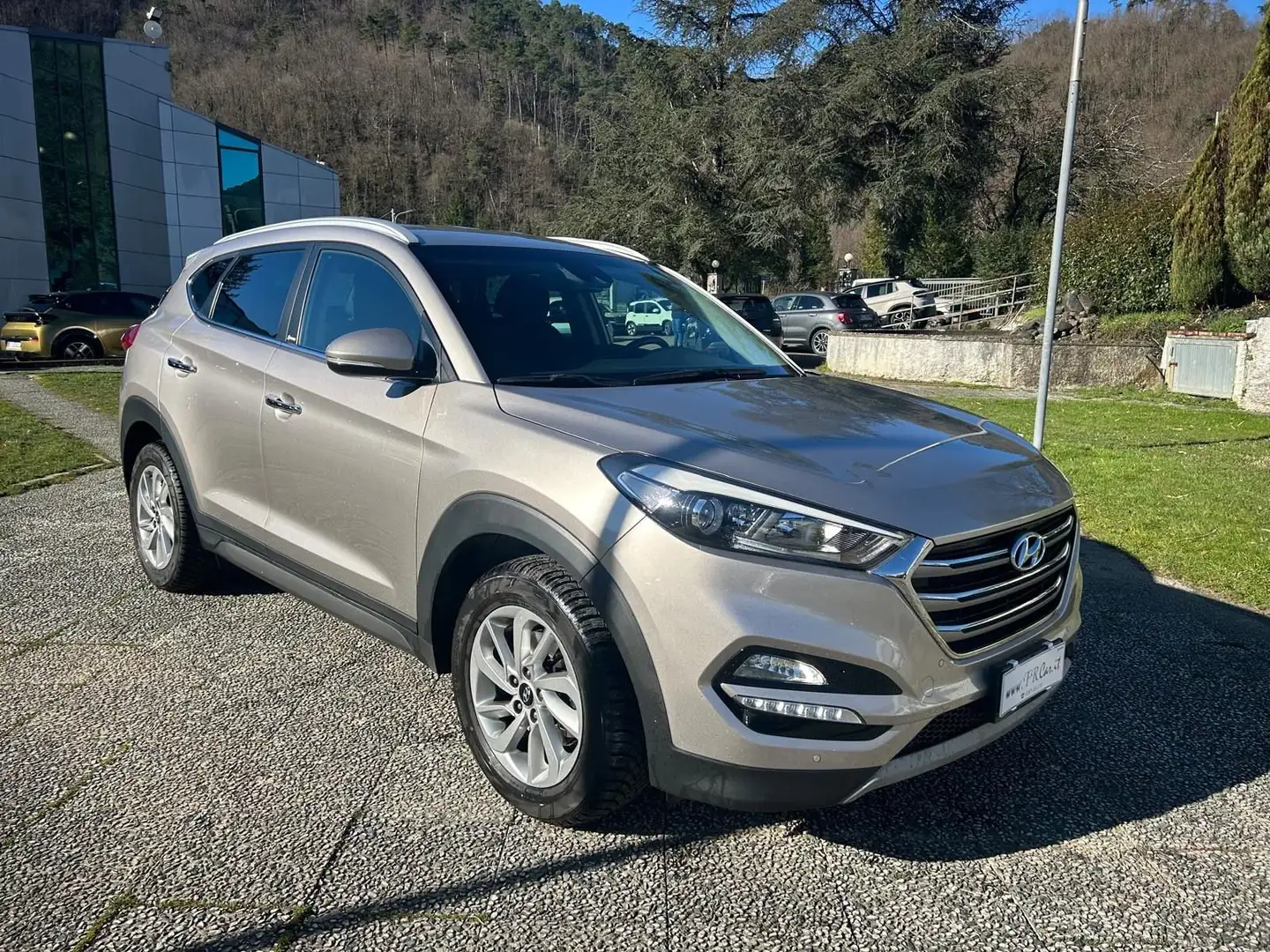 Hyundai TUCSON Diesel 2.0 crdi Xpossible 4wd 136cv auto Grigio - 1