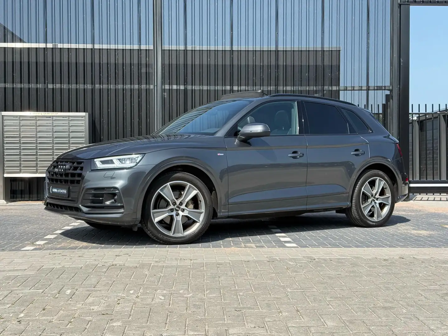 Audi Q5 2.0 TFSI Quattro Sport S Line - PANORAMADAK - VIRT Gris - 1