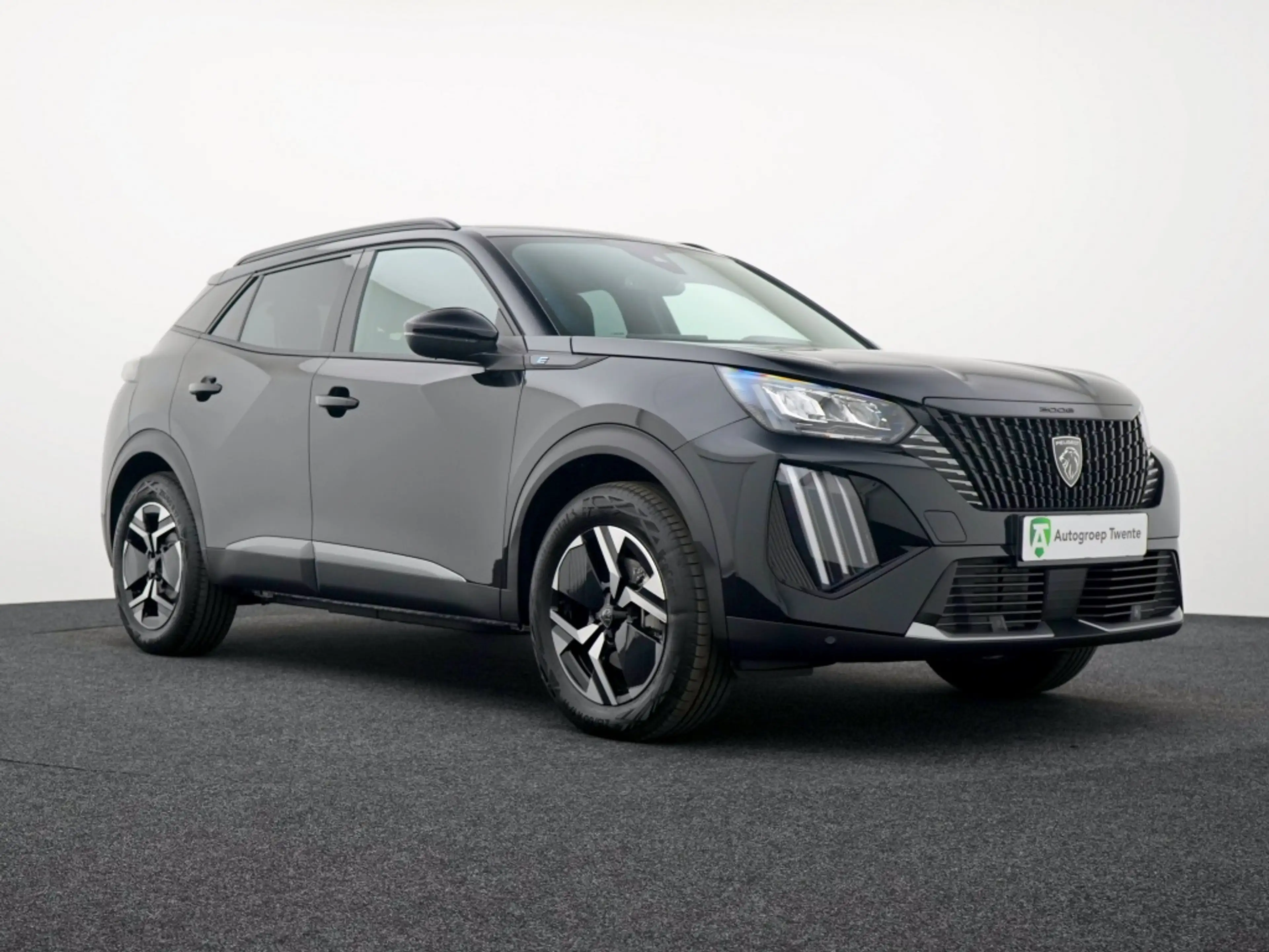 Peugeot e-2008 EV Allure 54 kWh - Private lease 549 pm — photo 12