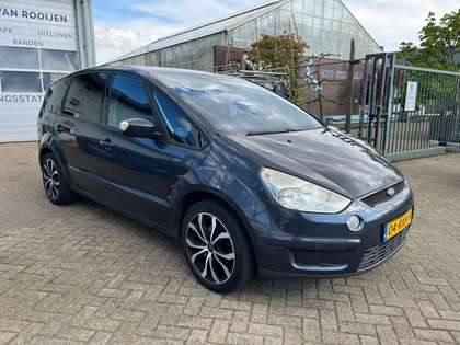 Ford S-Max 2.0 16v  107KW TITANIUM  7Persoons met trekhaak!