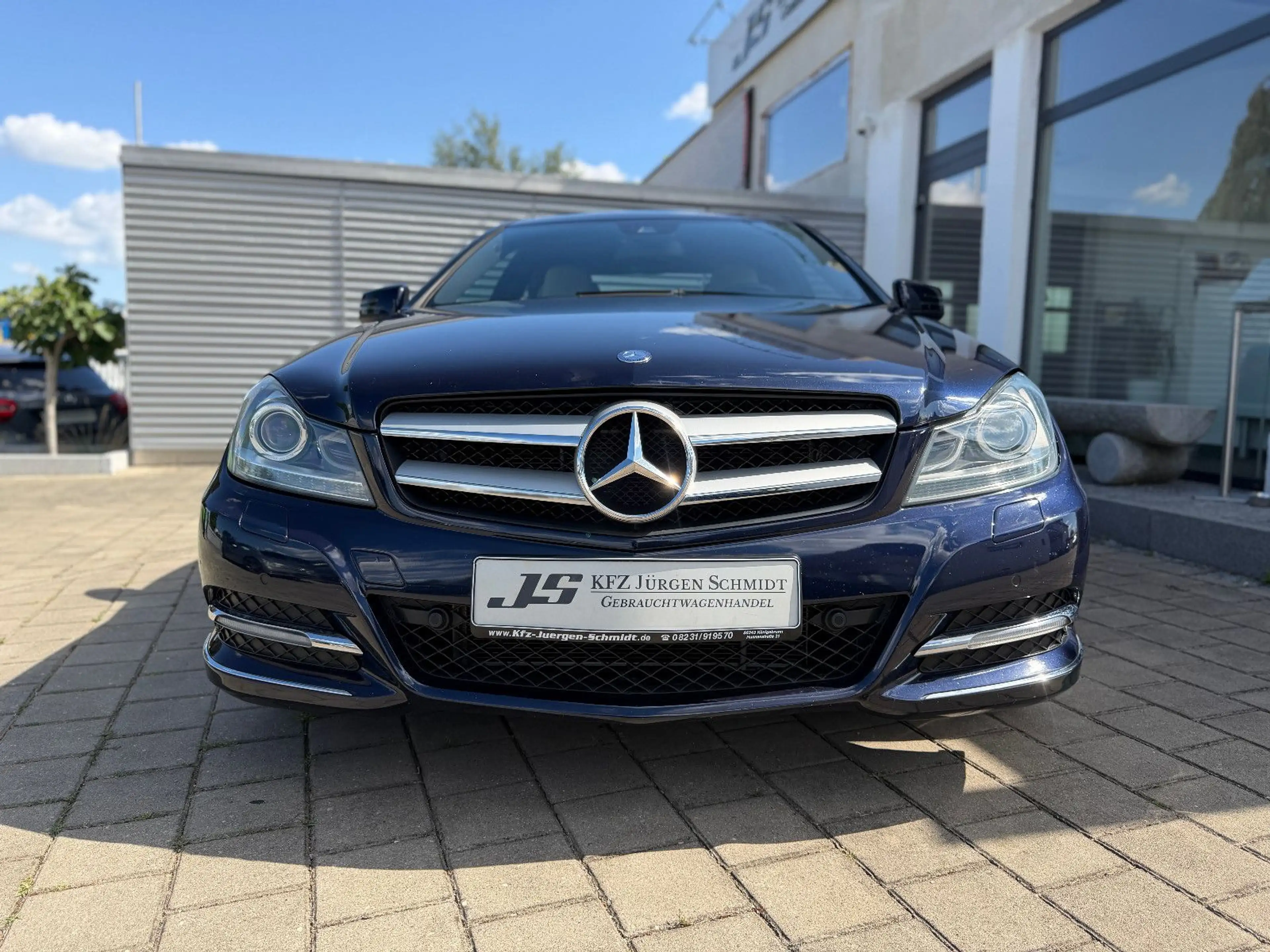Mercedes-Benz C 350 C Coupe 350 CGI BlueEfficiency COMAND Bi-Xenon — photo 2