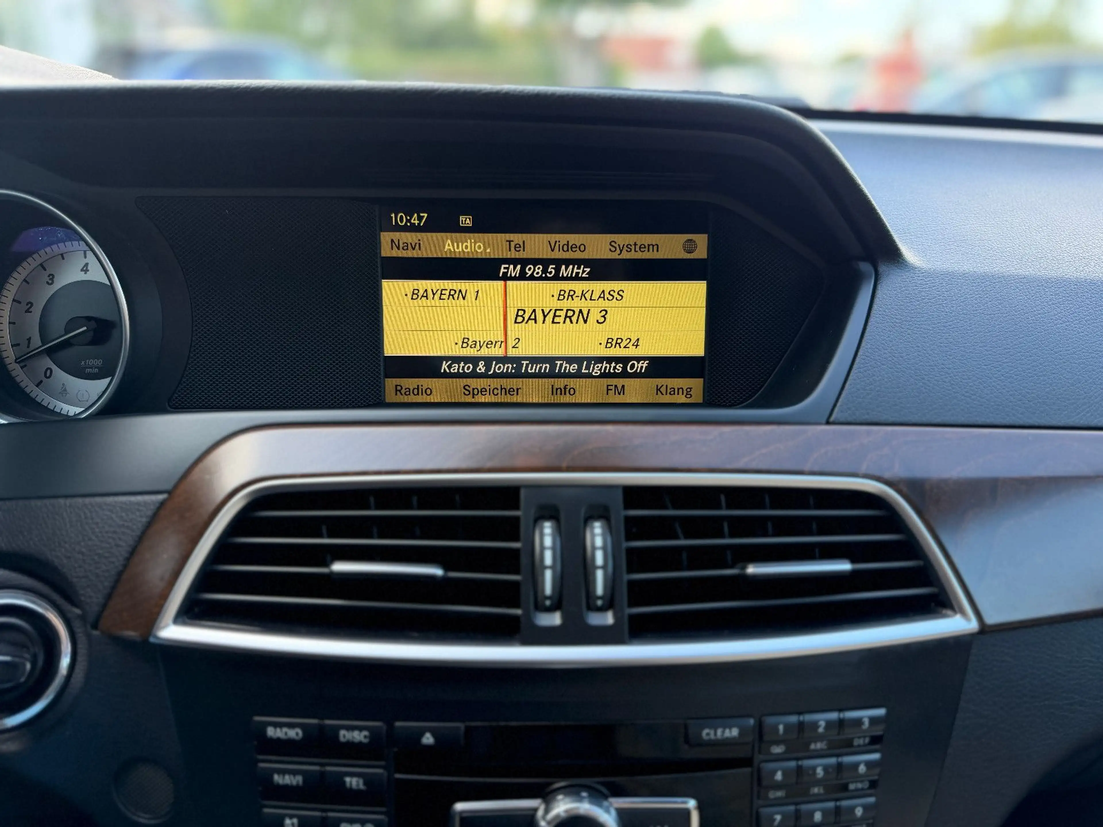 Mercedes-Benz C 350 C Coupe 350 CGI BlueEfficiency COMAND Bi-Xenon — photo 12