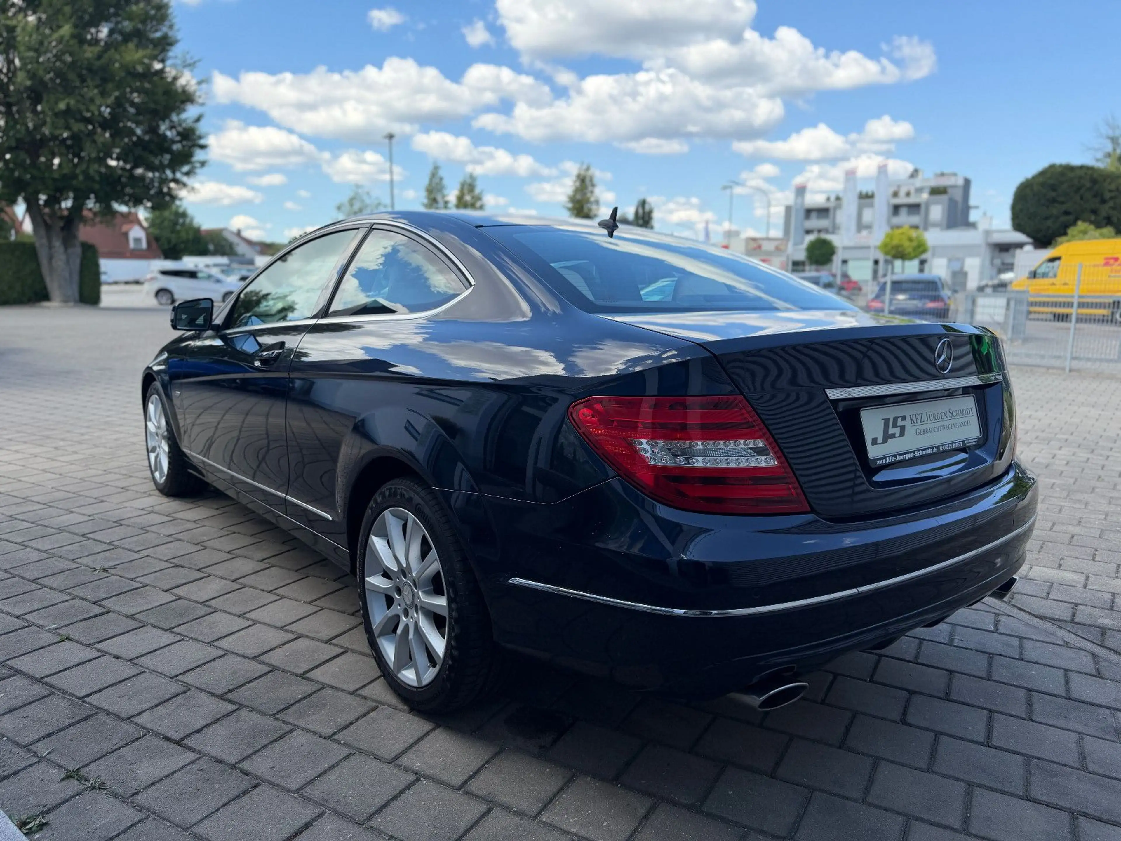 Mercedes-Benz C 350 C Coupe 350 CGI BlueEfficiency COMAND Bi-Xenon — photo 5