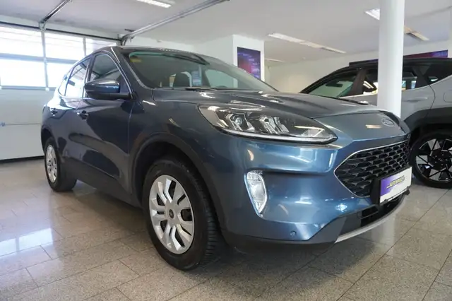Ford Kuga view 3