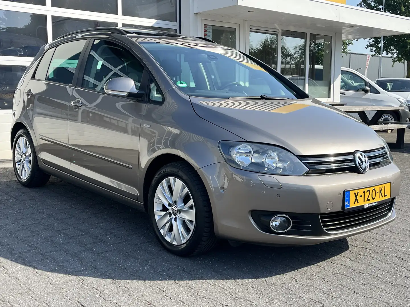 Volkswagen Golf Plus 1.4 TSI DSG automaat Life Schuif-kanteldak Trekhaa Bruin - 1