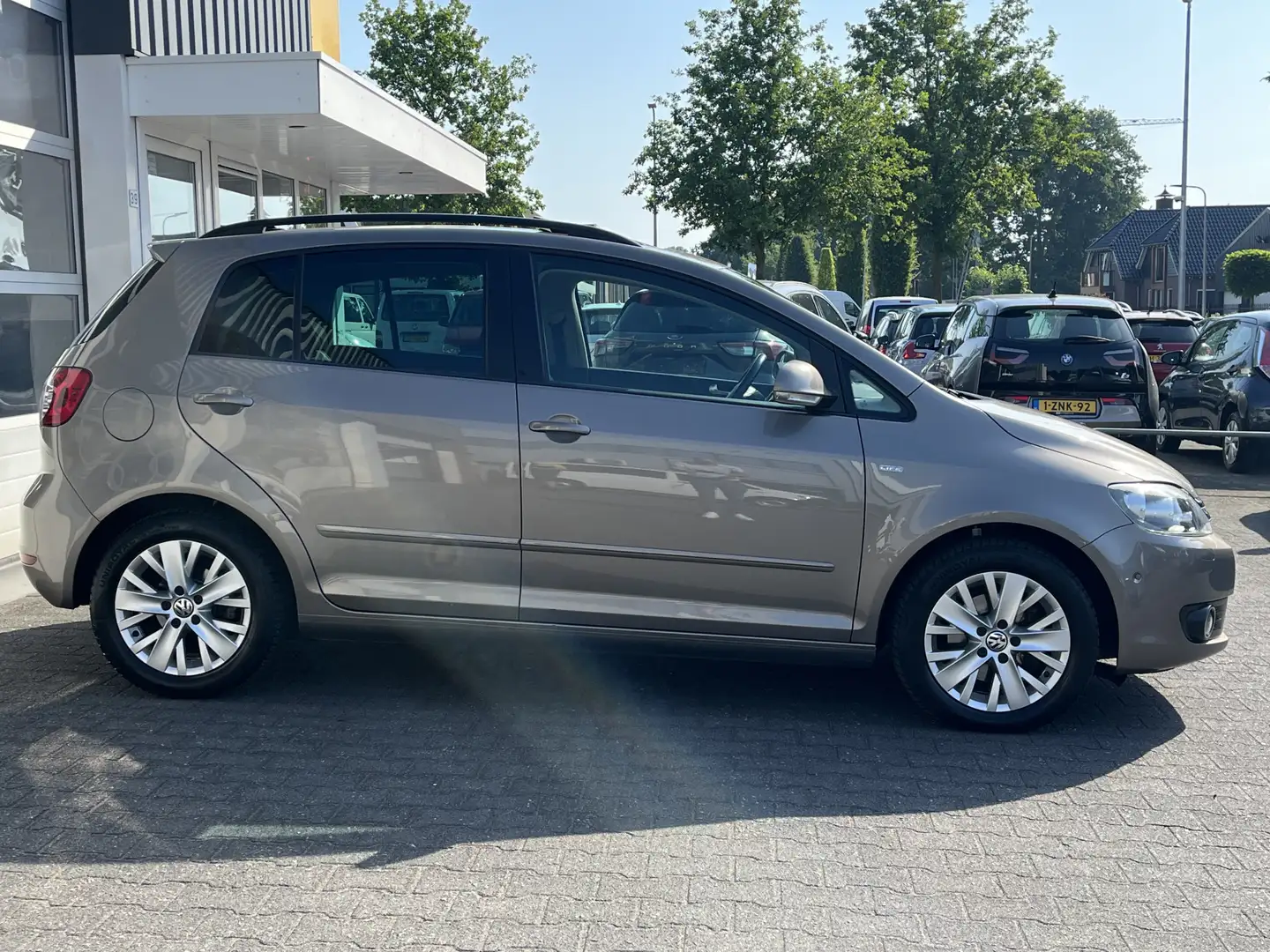 Volkswagen Golf Plus 1.4 TSI DSG automaat Life Schuif-kanteldak Trekhaa Bruin - 2