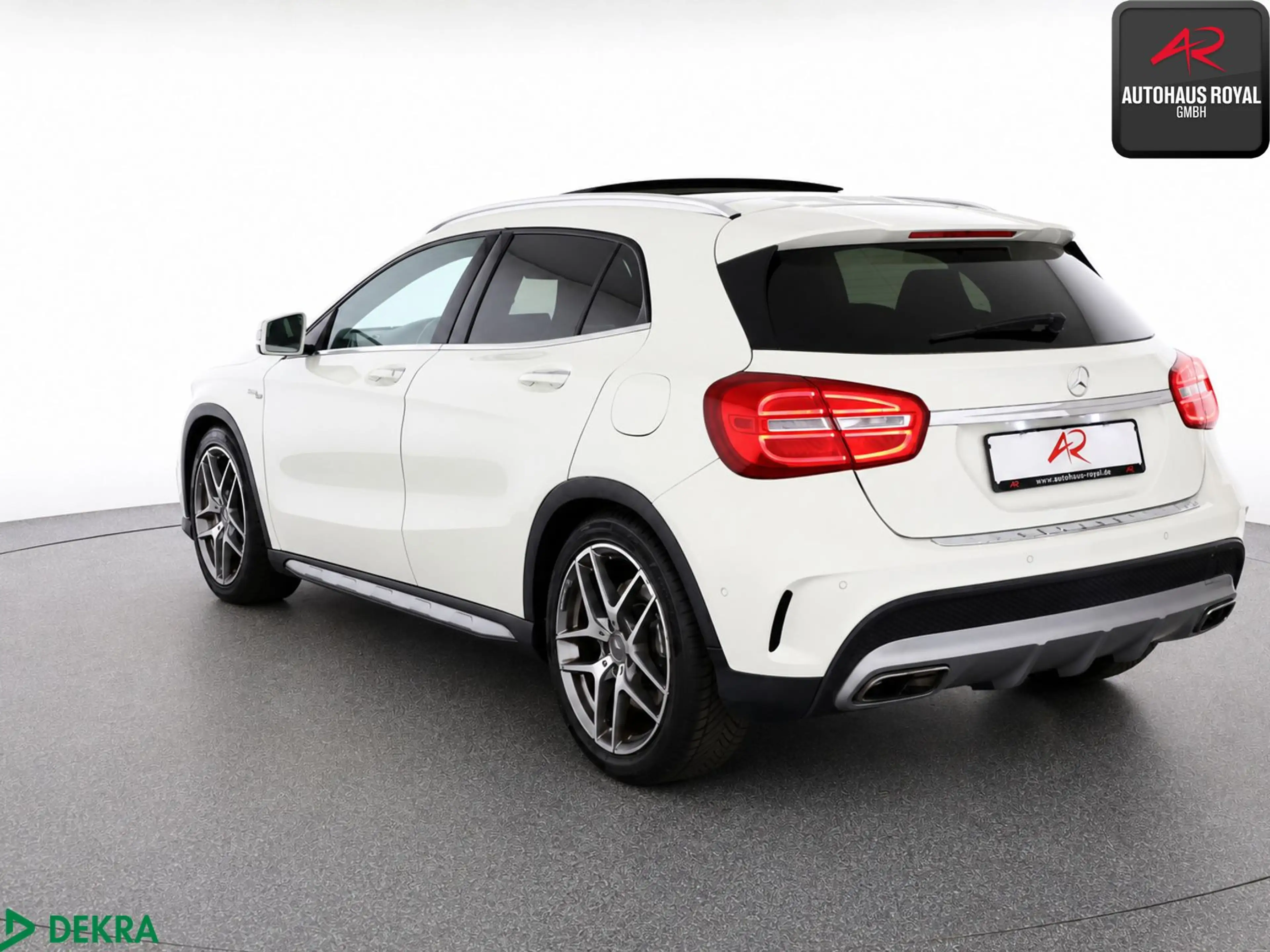 Mercedes-Benz GLA 45 AMG GLA 45 AMG PERFORMANCE 4M PANO,KEYLESS,COMAND — photo 3