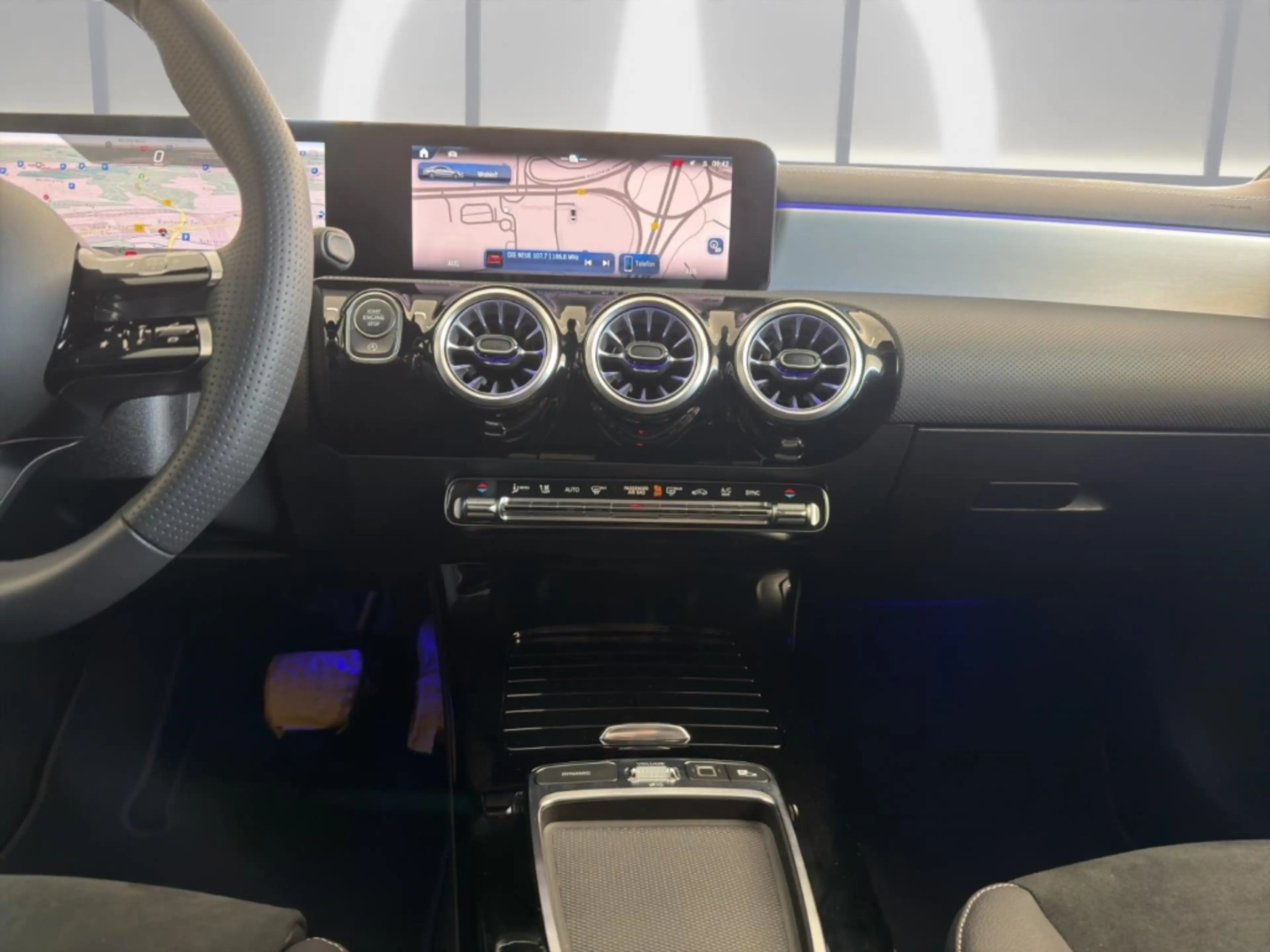 Mercedes-Benz CLA 200 d AMG LINE ADVANCED PLUS DISTR+MULTIBEAM — photo 9