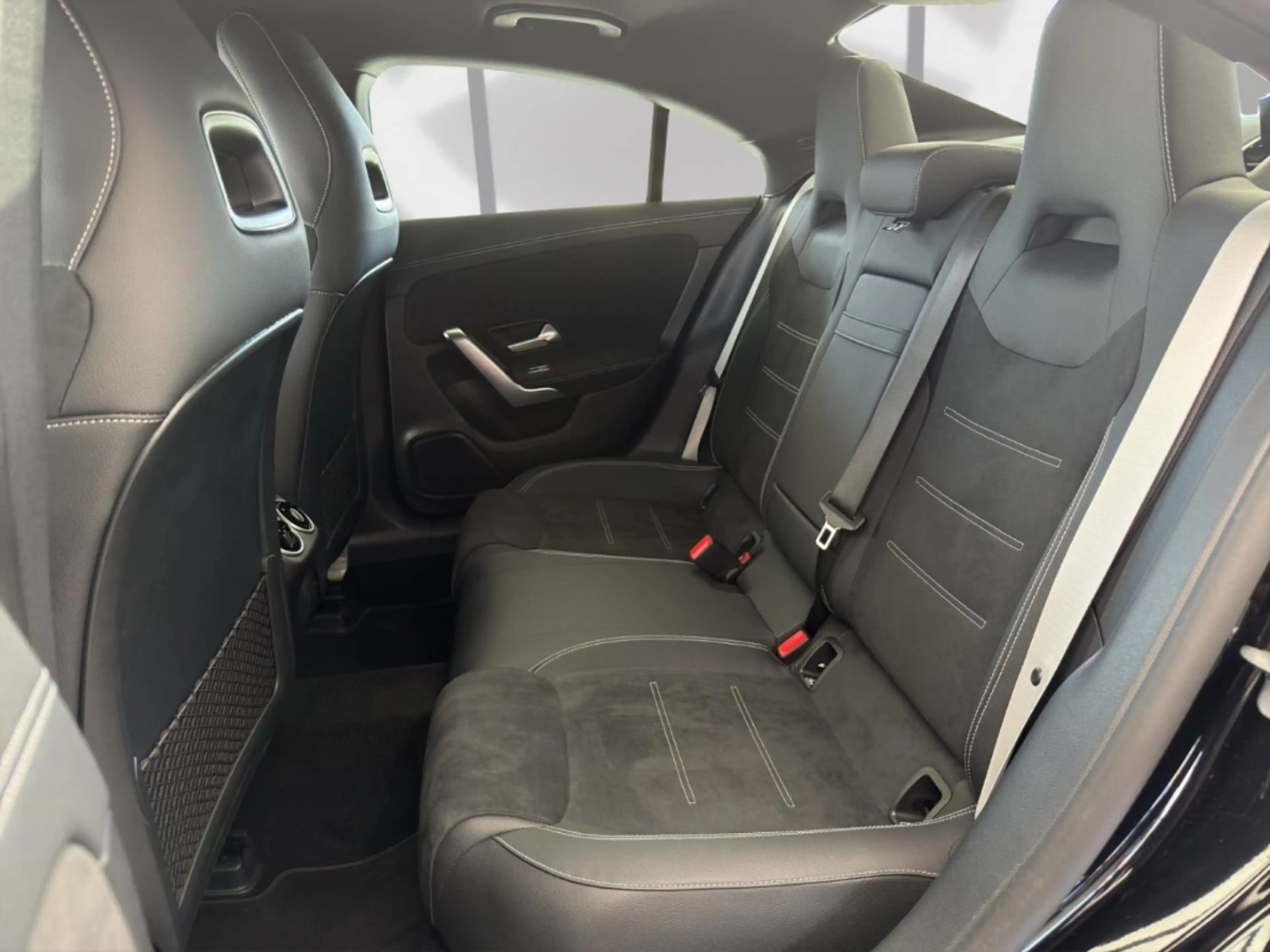 Mercedes-Benz CLA 200 d AMG LINE ADVANCED PLUS DISTR+MULTIBEAM — photo 6