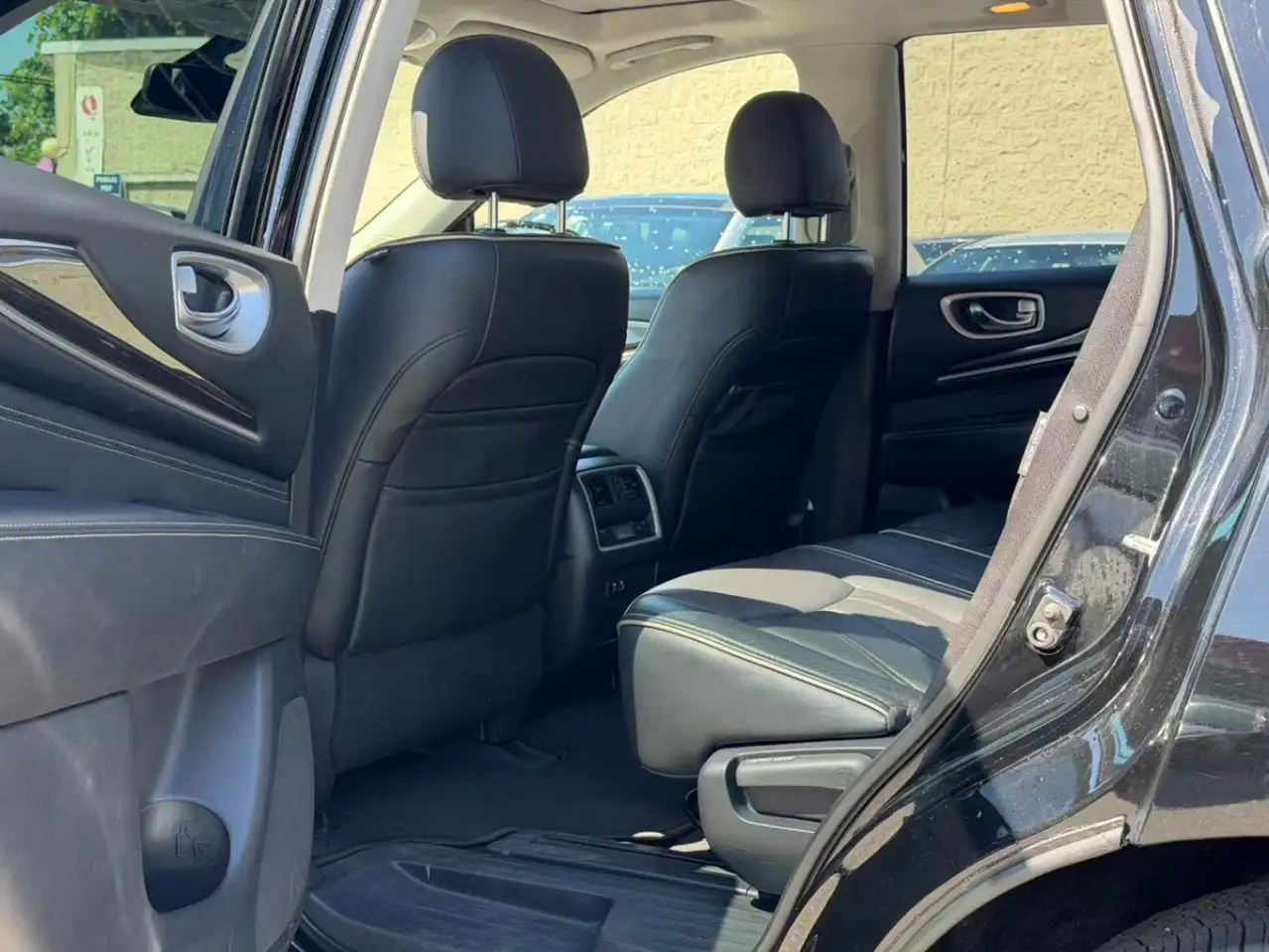 Infiniti QX60 снимка Infiniti QX60