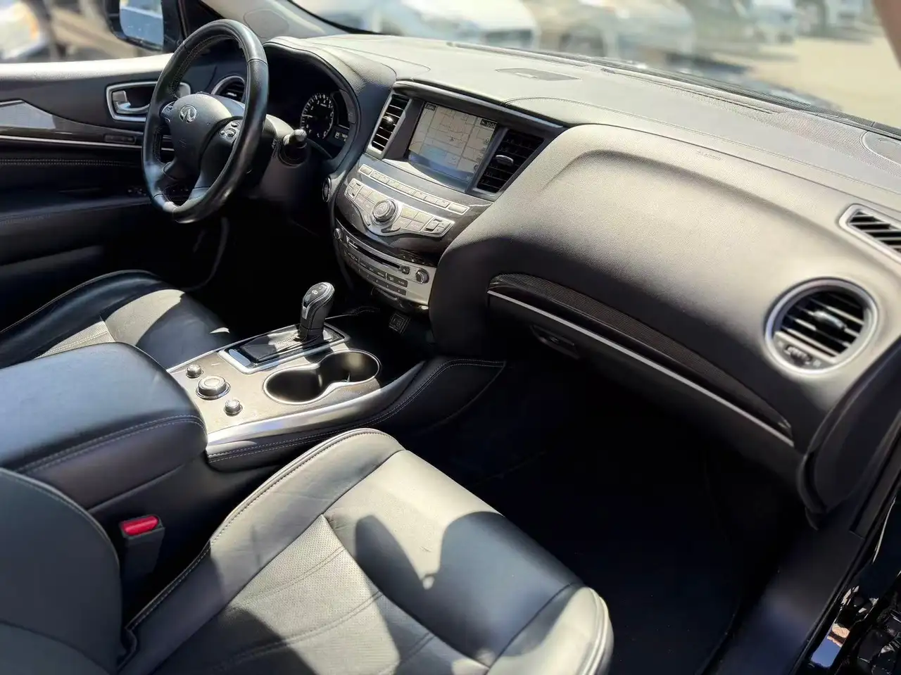 Infiniti QX60 снимка Infiniti QX60