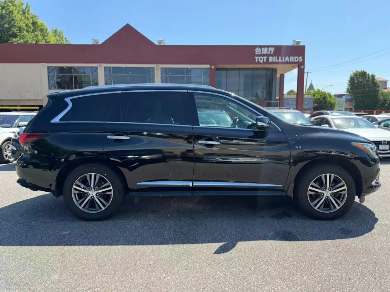 Infiniti QX60 снимка Infiniti QX60