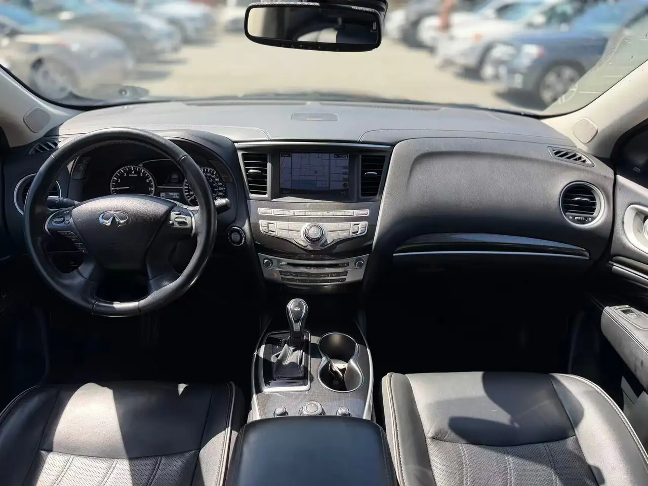 Infiniti QX60 снимка Infiniti QX60