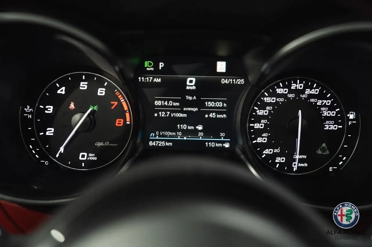 Alfa Romeo Stelvio снимка Alfa Romeo Stelvio