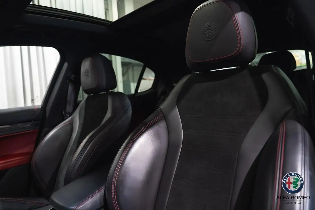 Alfa Romeo Stelvio снимка Alfa Romeo Stelvio