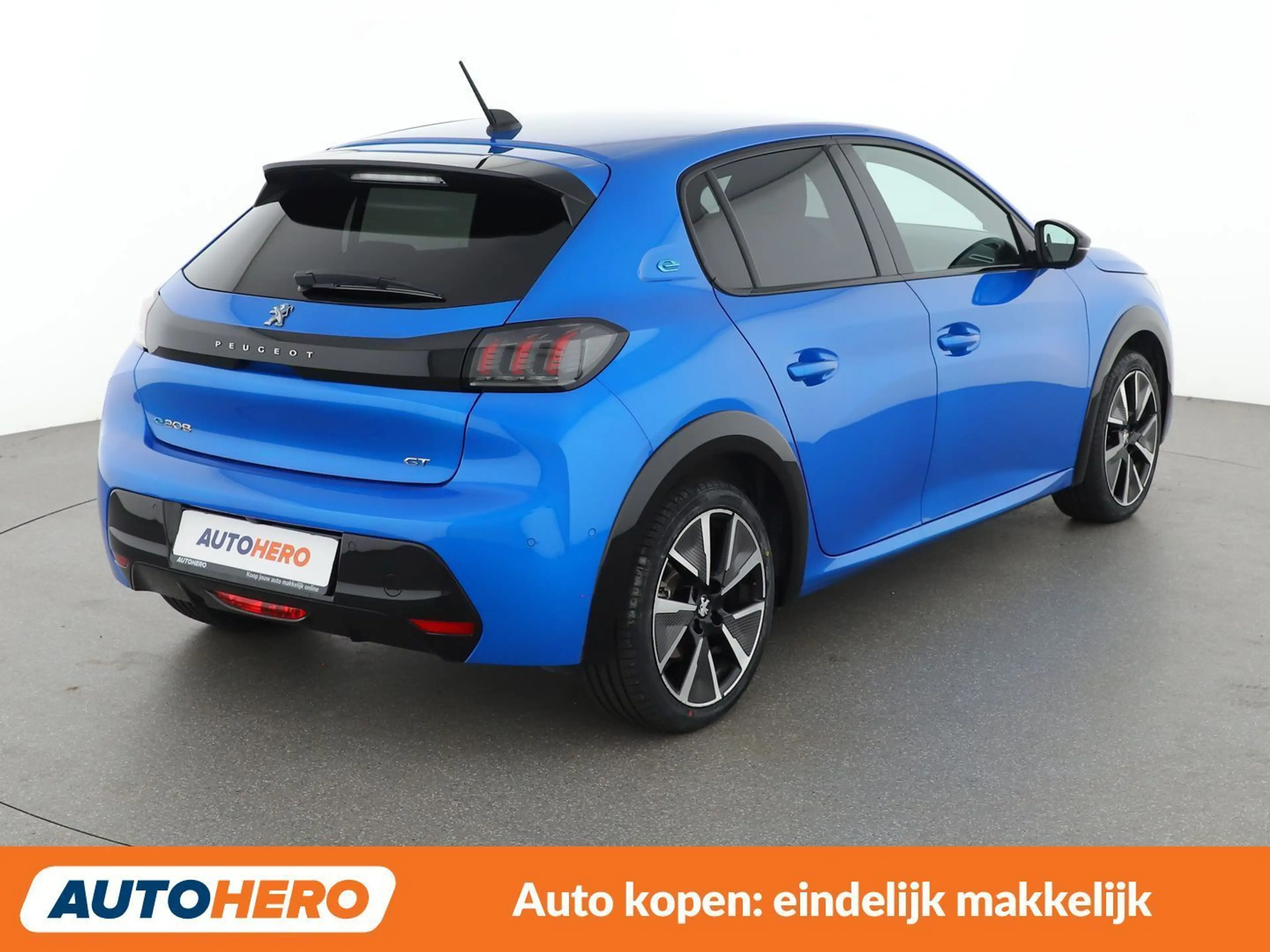 Peugeot e-208 electric drive 100 kW e GT — photo 6
