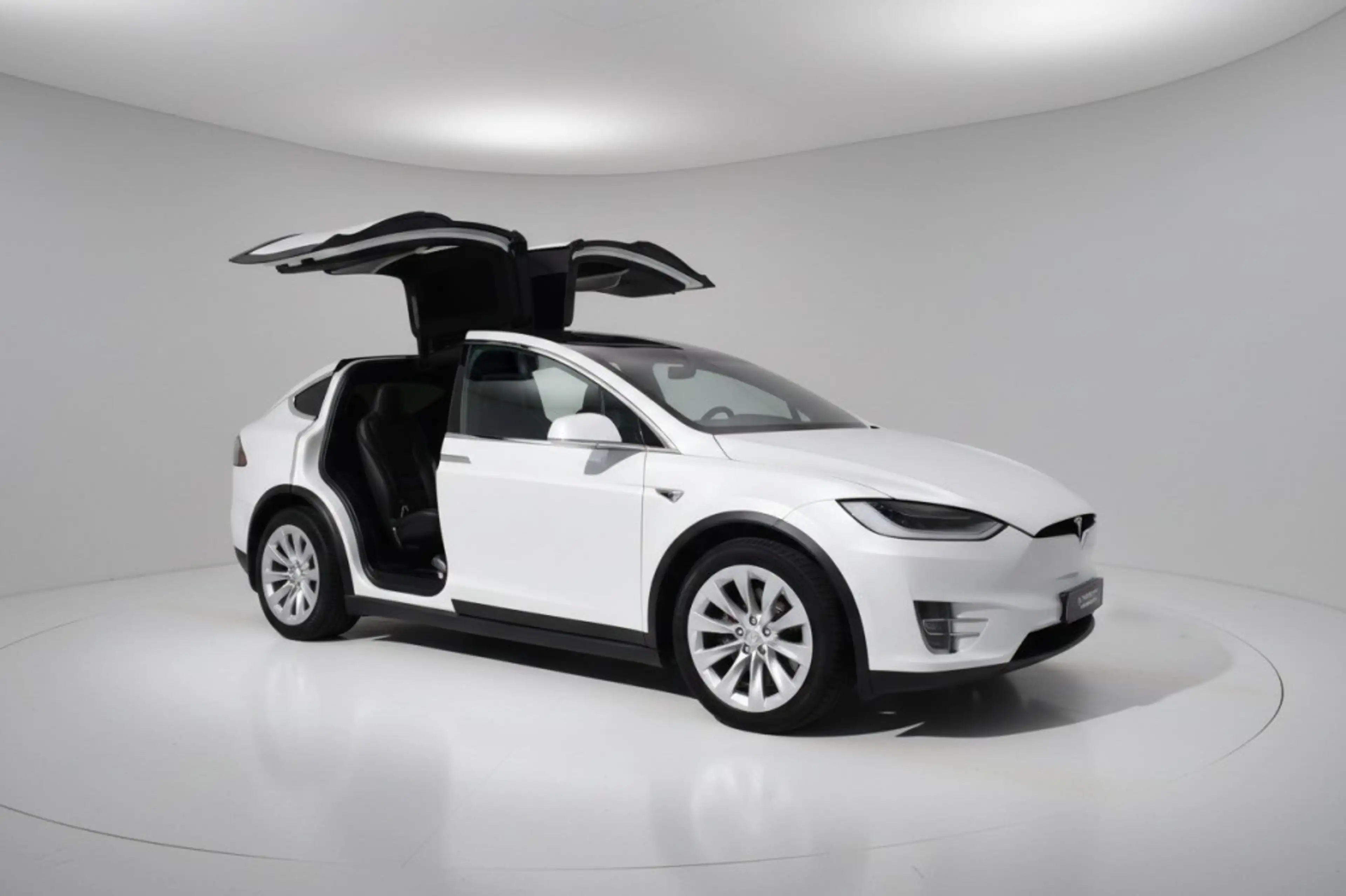 Tesla Model X 90D BASE 6P. LED, Navi, Camera, Trekhaak — photo 7