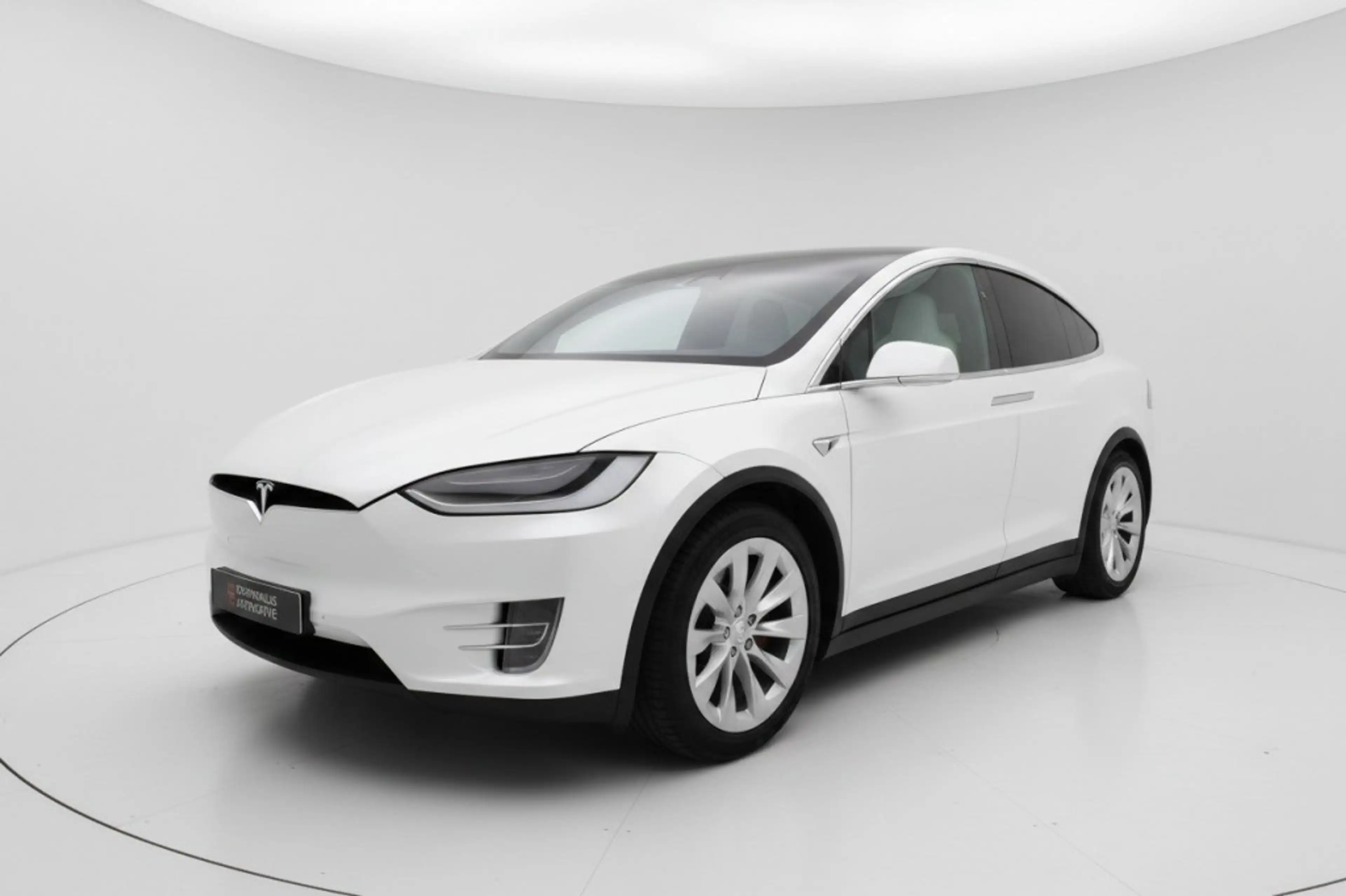Tesla Model X 90D BASE 6P. LED, Navi, Camera, Trekhaak — photo 2