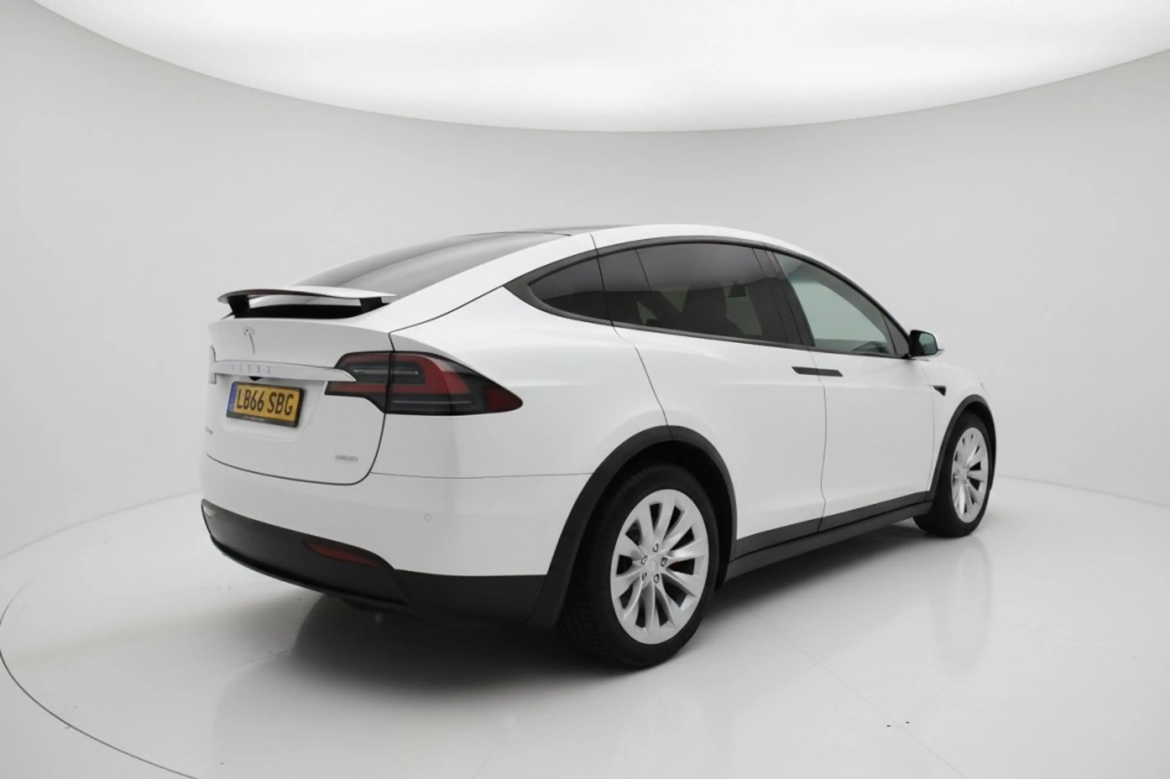 Tesla Model X 90D BASE 6P. LED, Navi, Camera, Trekhaak — photo 6
