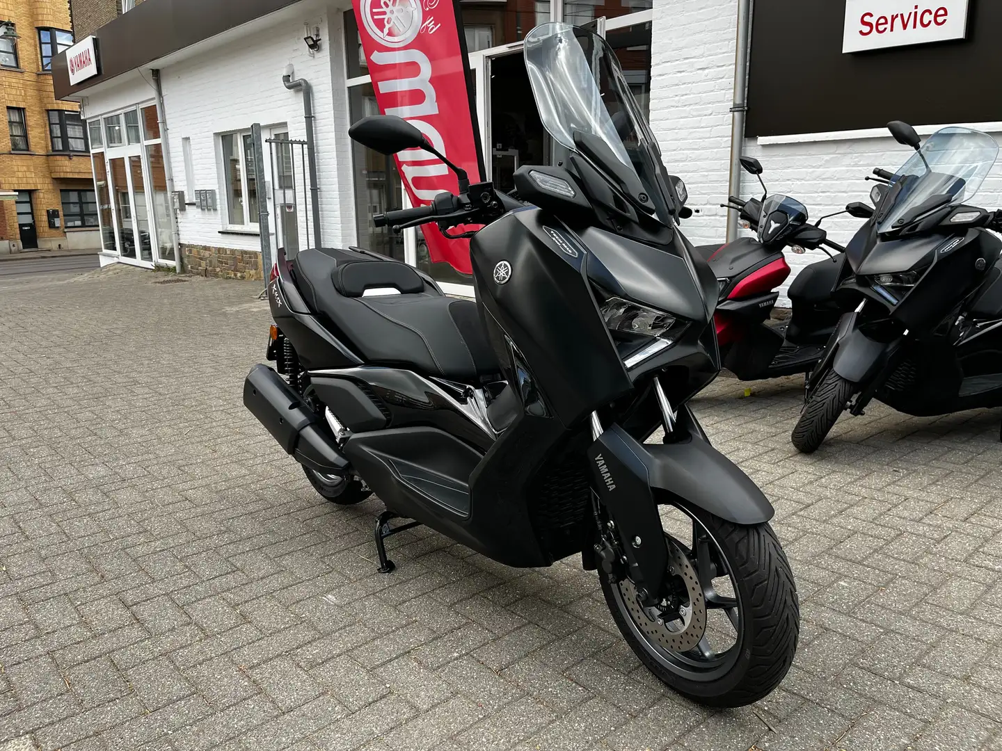 Yamaha X-Max 300 TECHMAX Zwart - 2